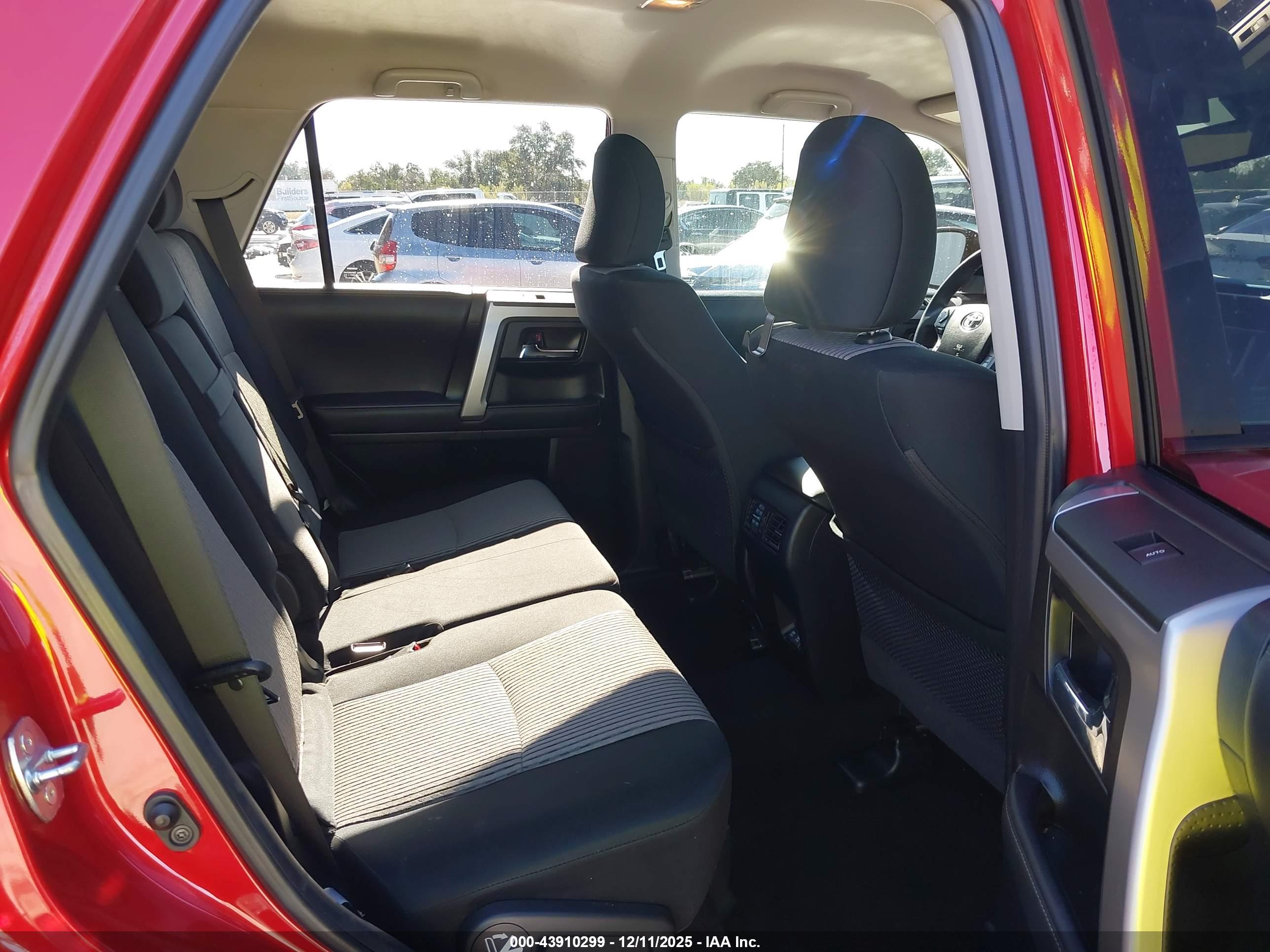 TOYOTA 4RUNNER image 8