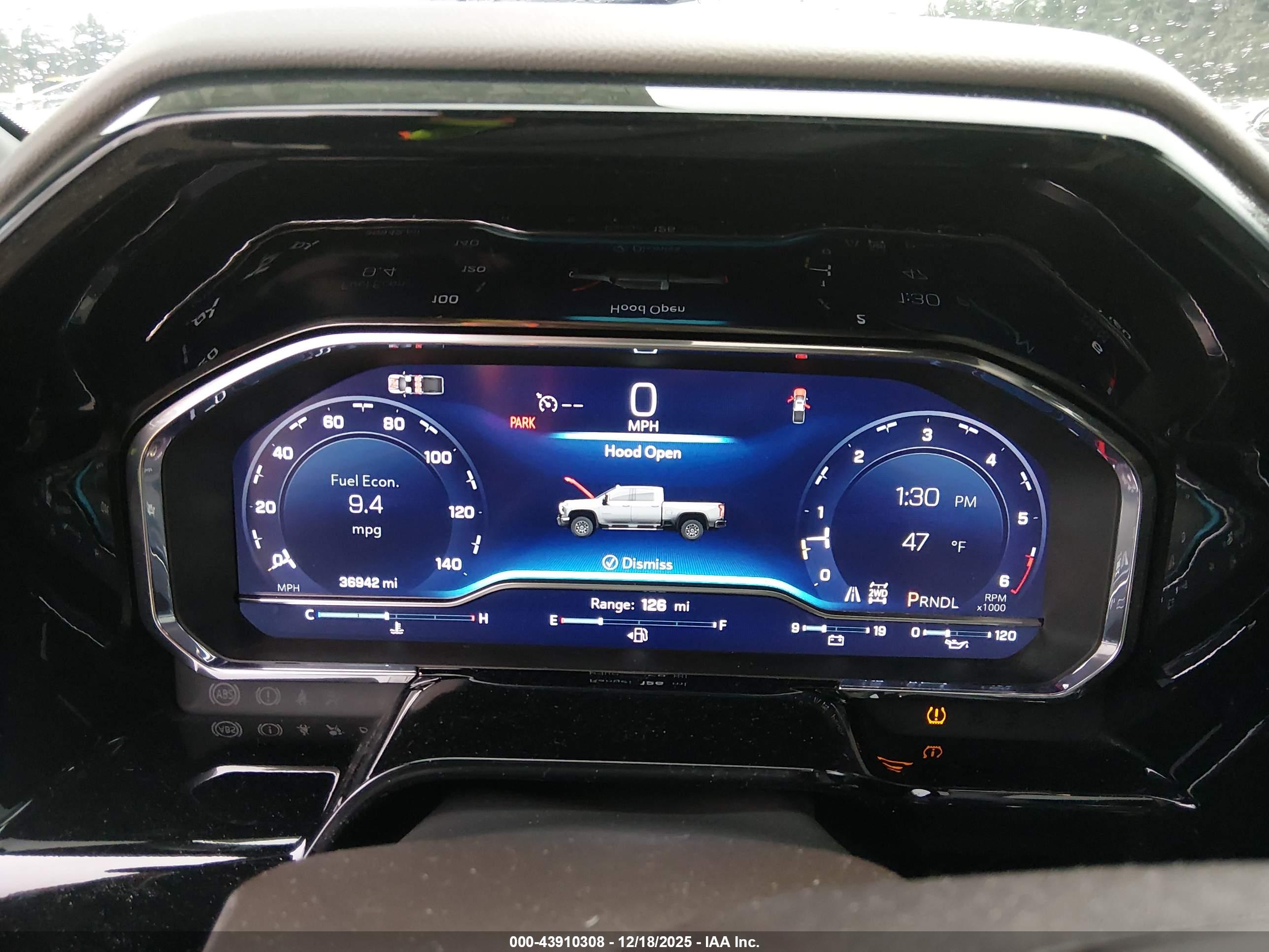 CHEVROLET SILVERADO image 6