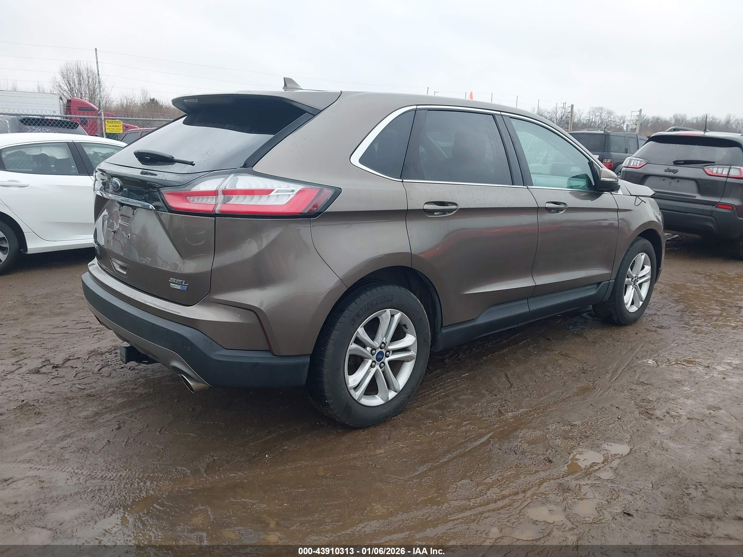 FORD EDGE image 4