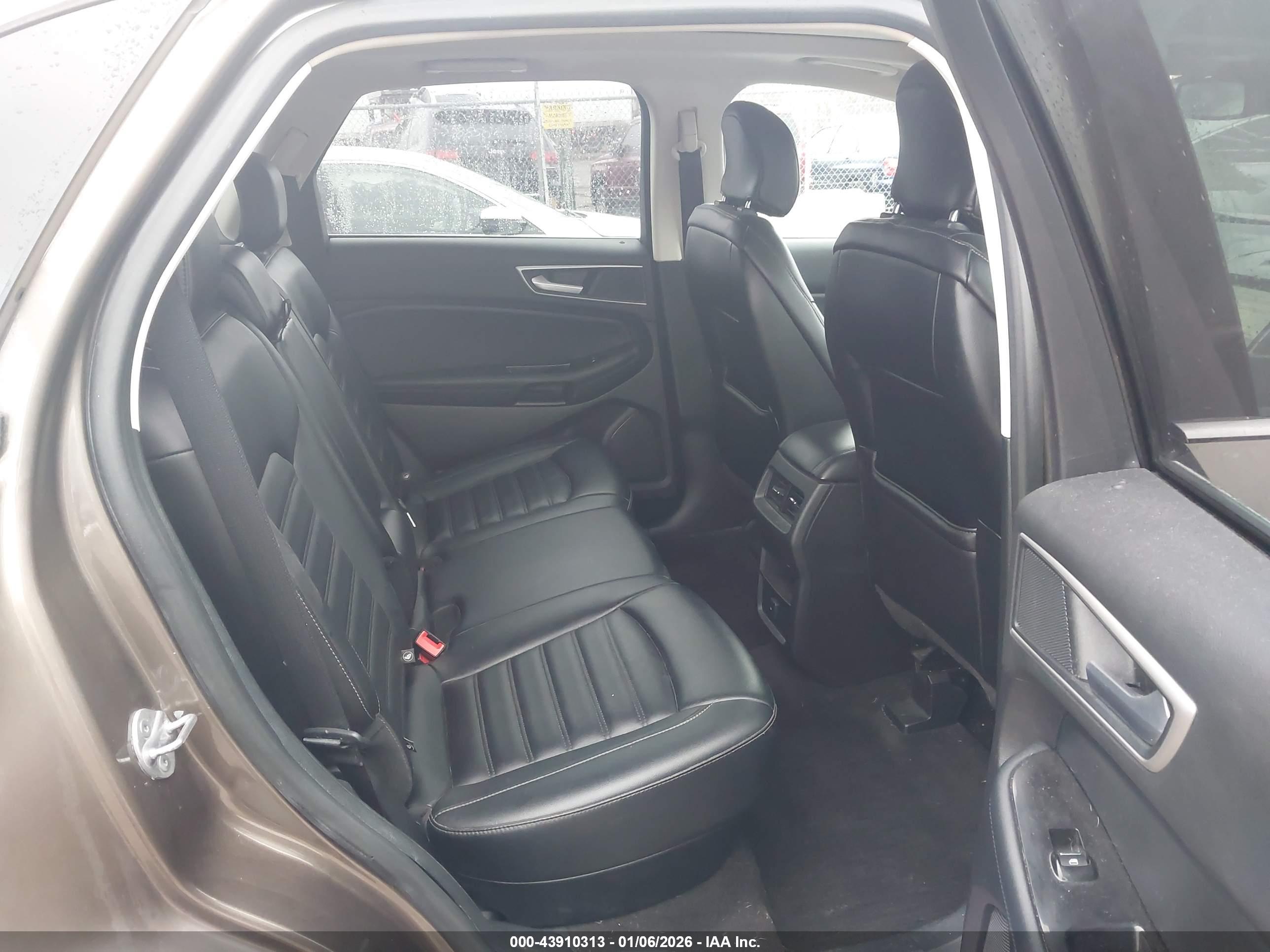 FORD EDGE image 8