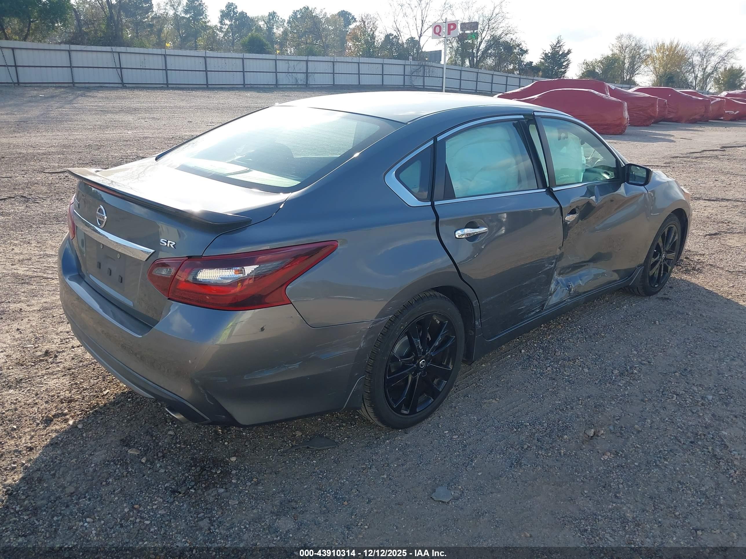 NISSAN ALTIMA image 4