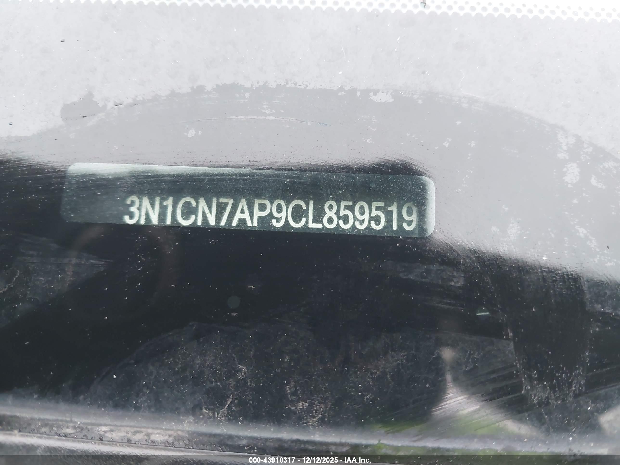 NISSAN VERSA image 9
