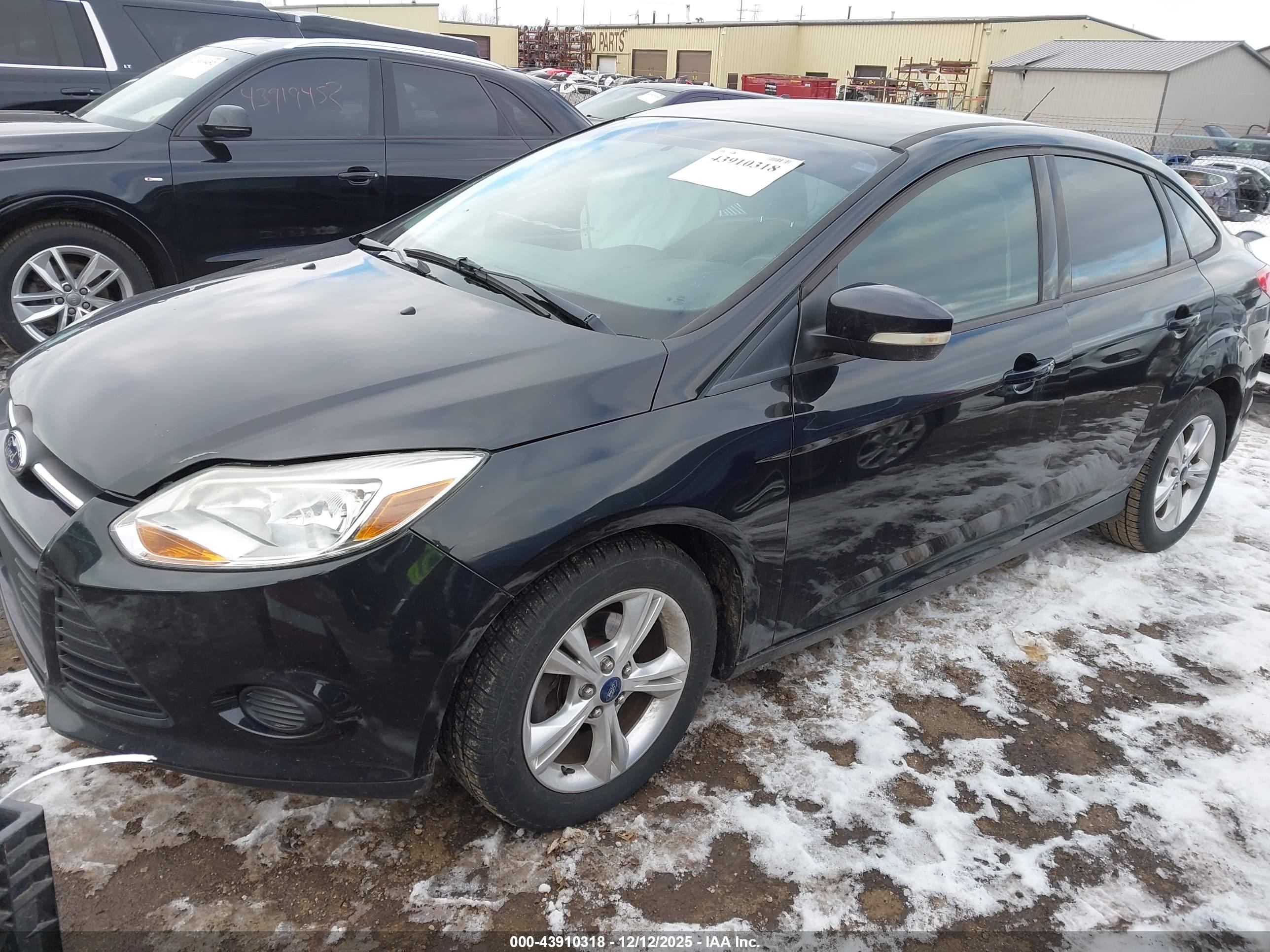 FORD FOCUS image 2