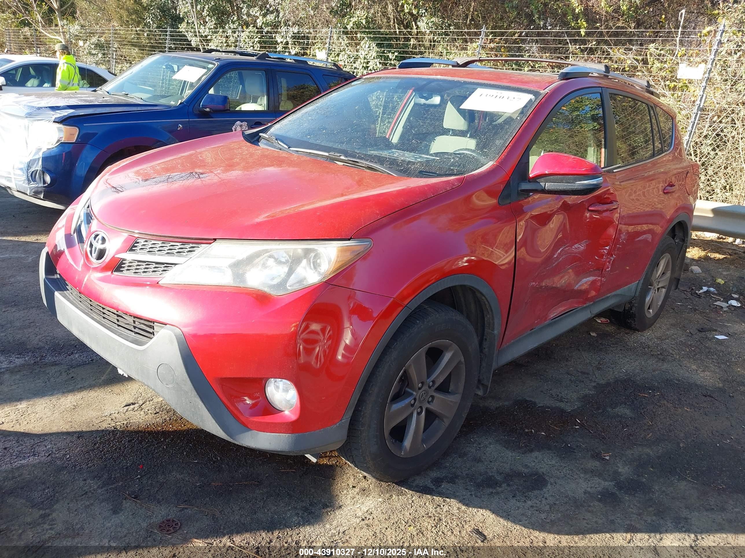 TOYOTA RAV4 image 2
