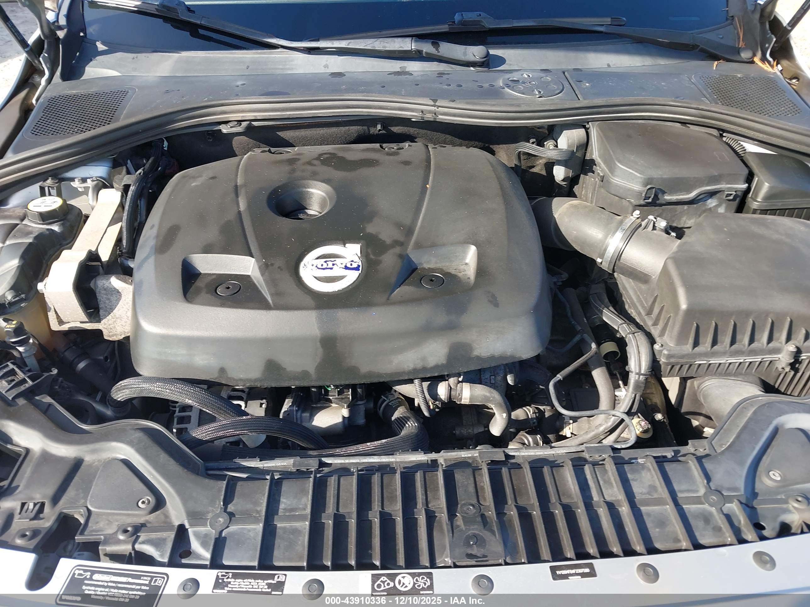 VOLVO S60 image 10