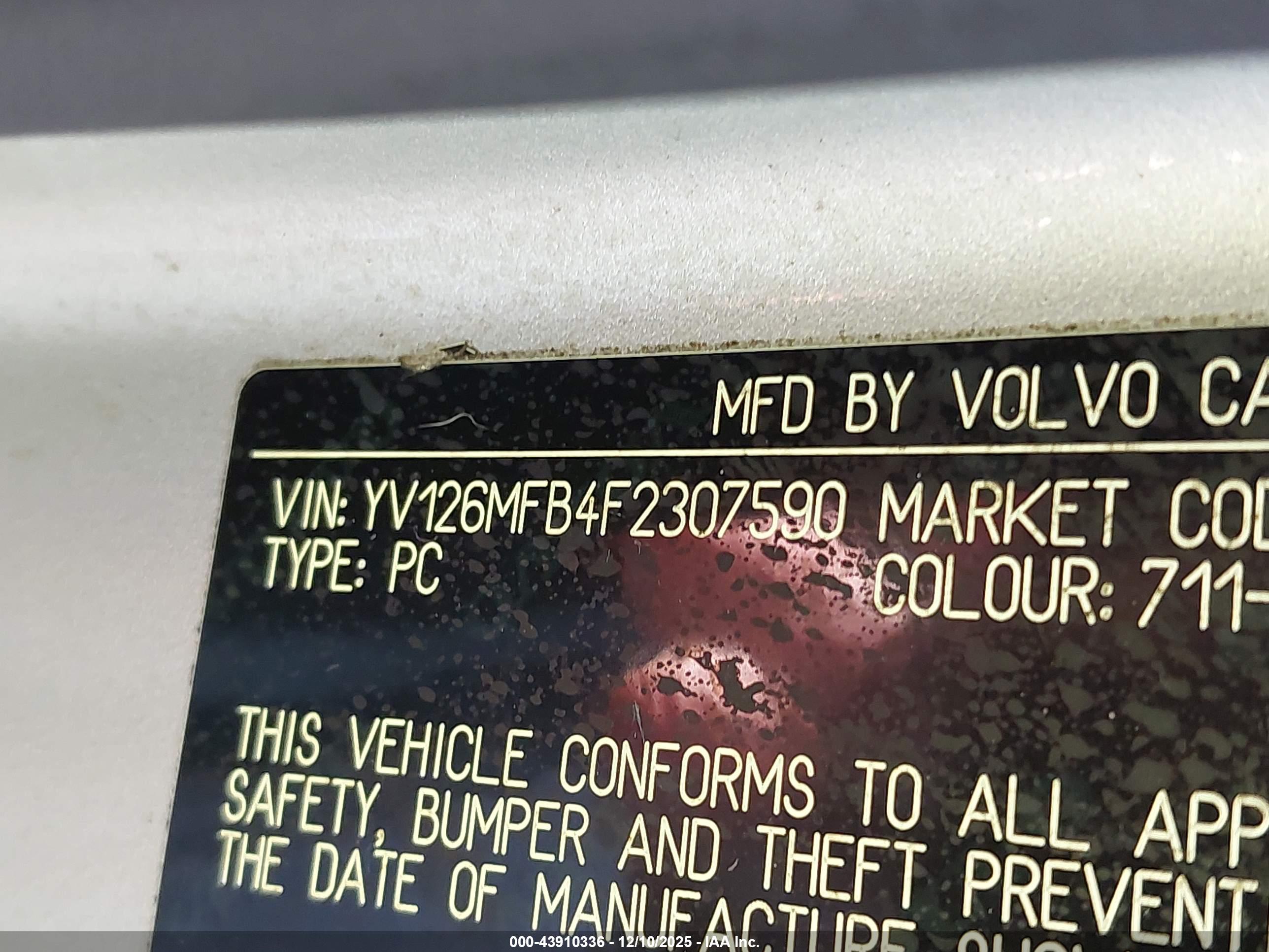VOLVO S60 image 9