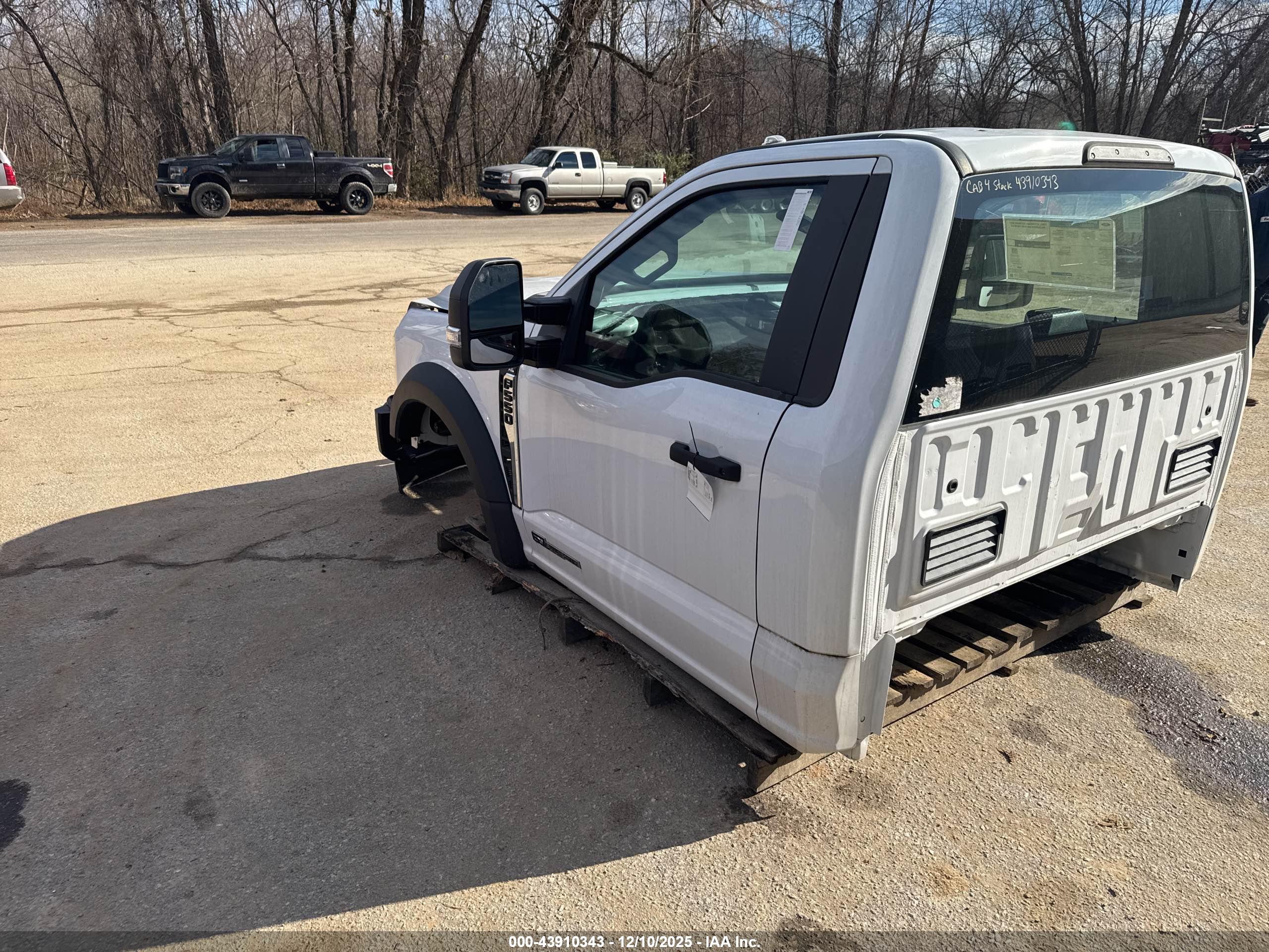 FORD F-550 image 3