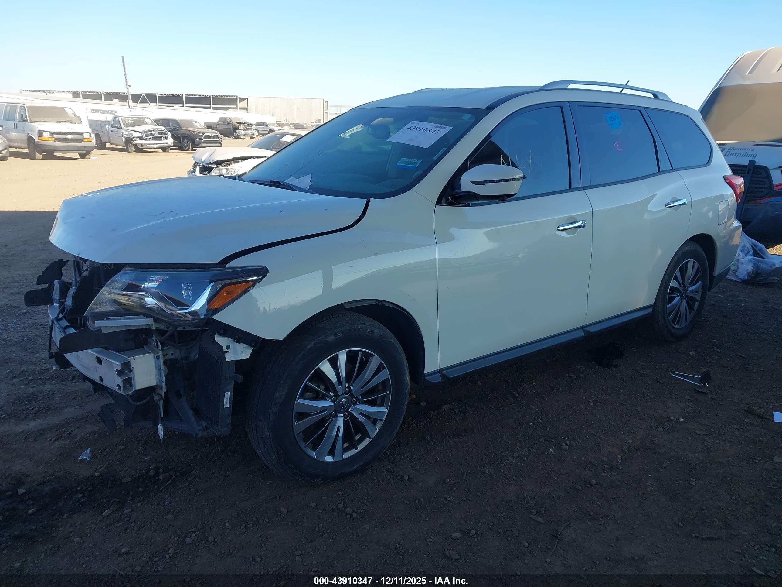 NISSAN PATHFINDER image 2