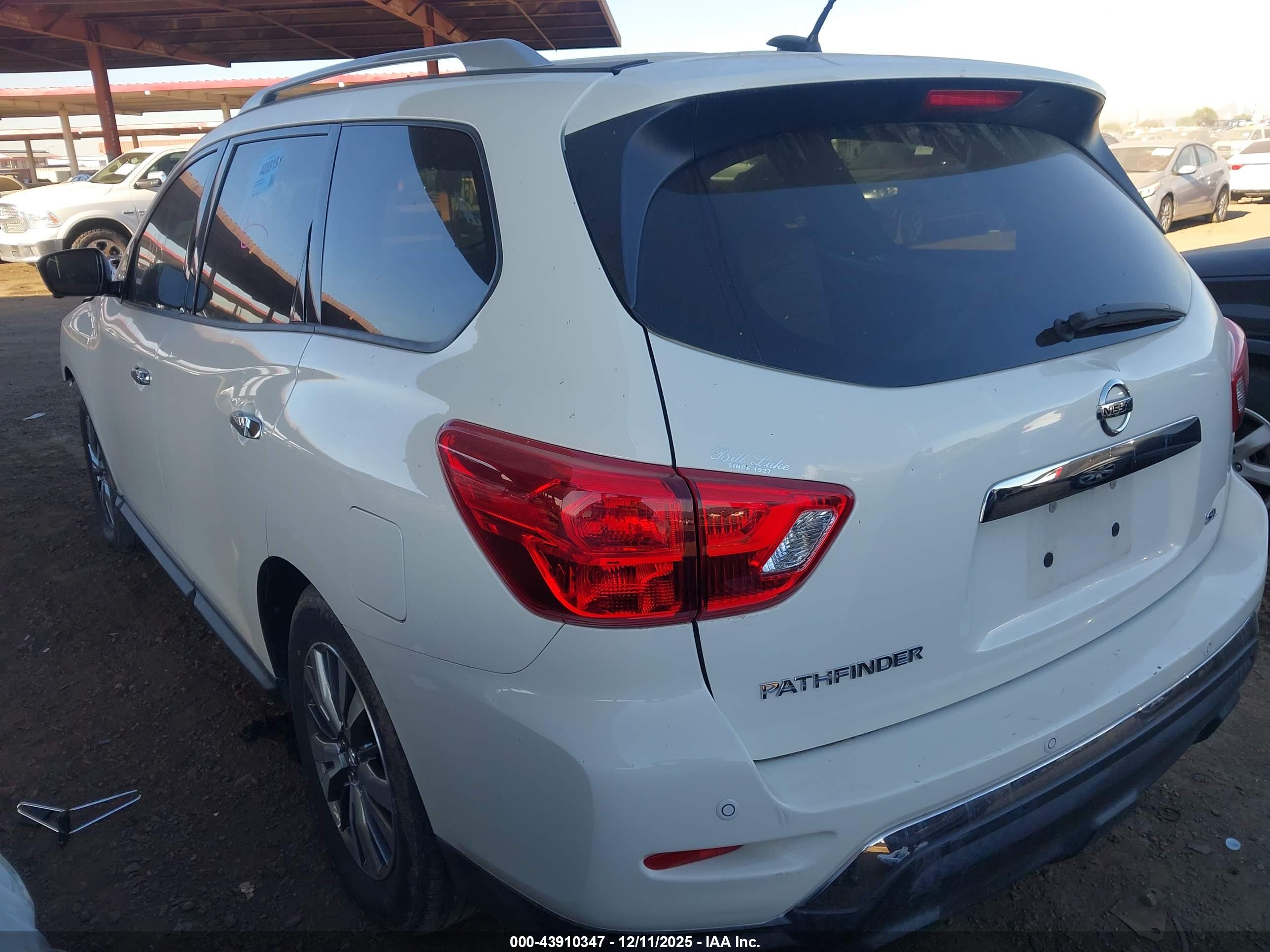 NISSAN PATHFINDER image 3