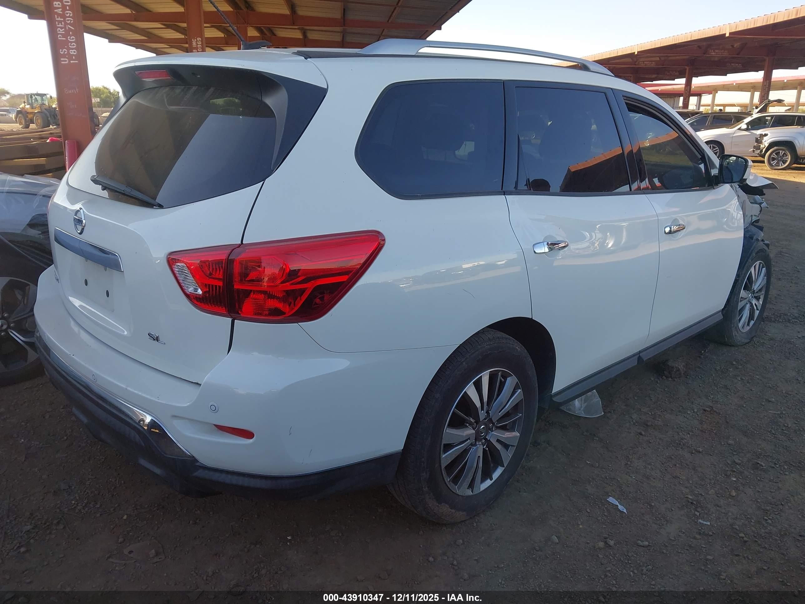 NISSAN PATHFINDER image 4
