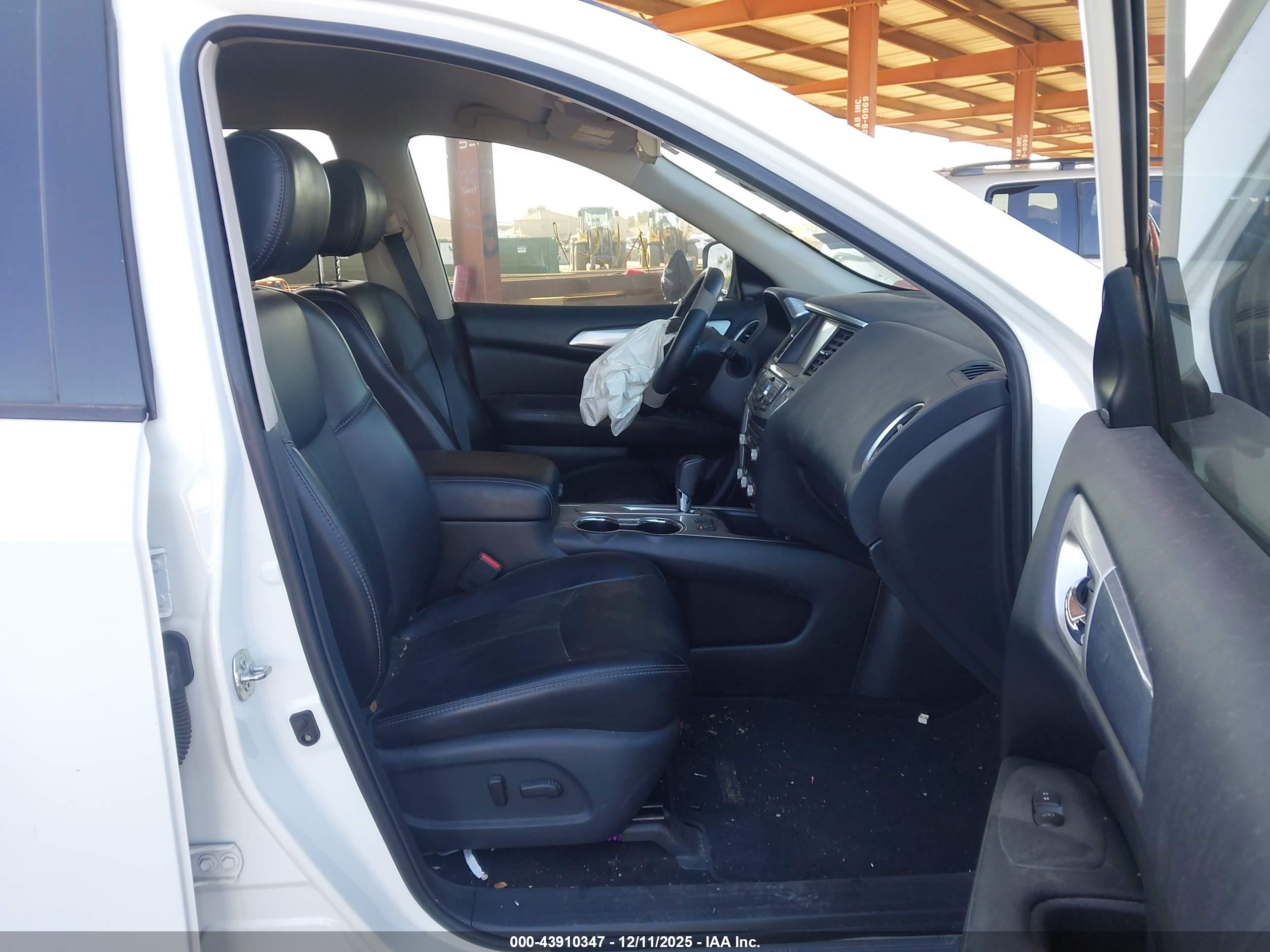 NISSAN PATHFINDER image 5