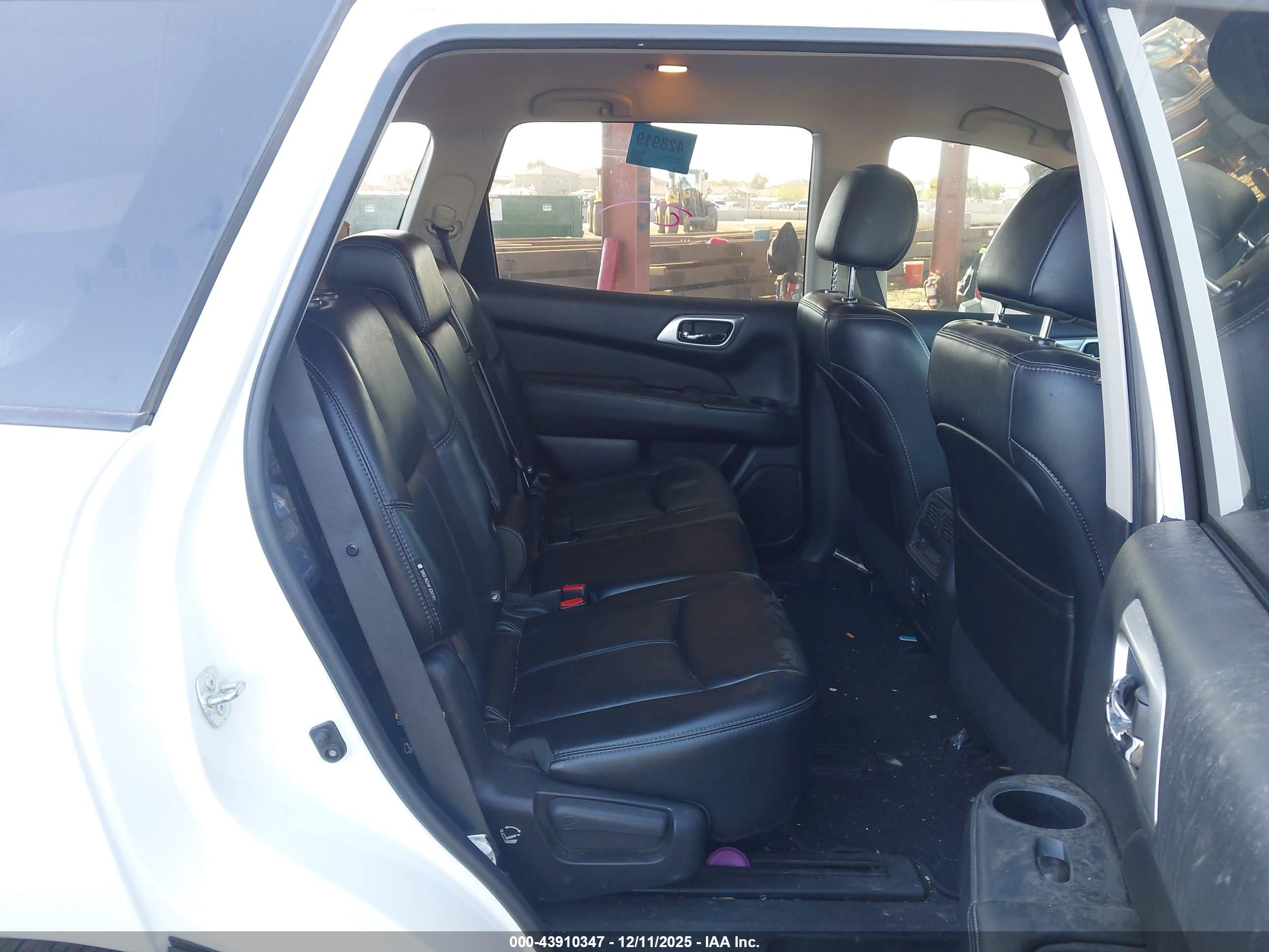 NISSAN PATHFINDER image 8