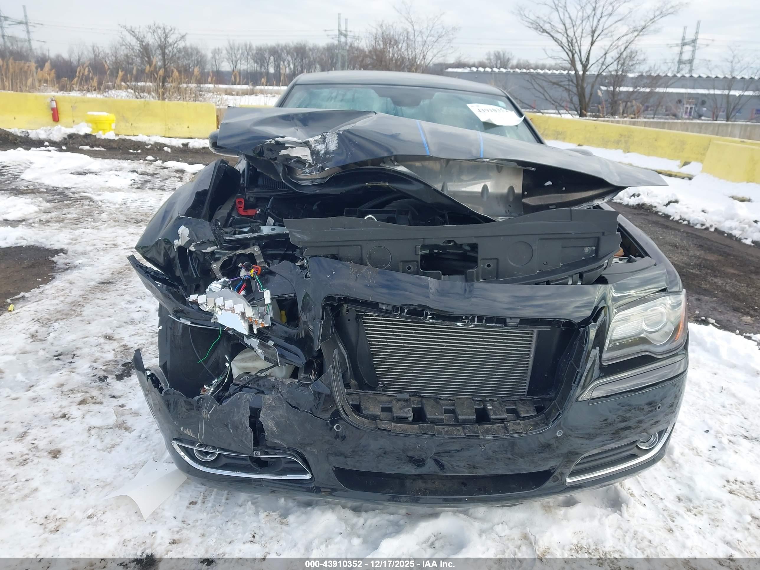 CHRYSLER 300 image 6