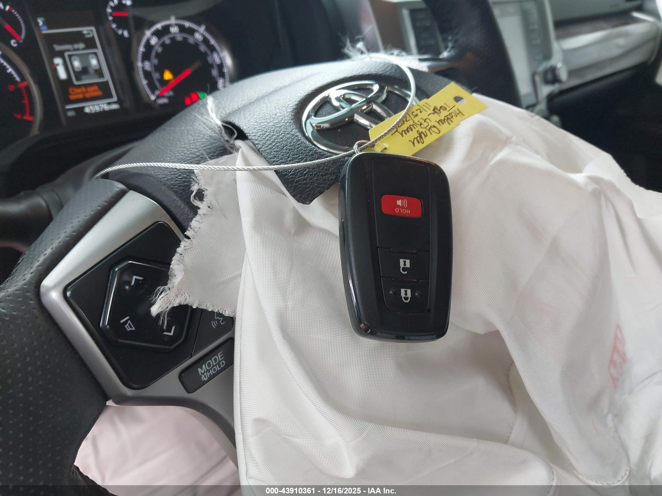 TOYOTA 4RUNNER image 11