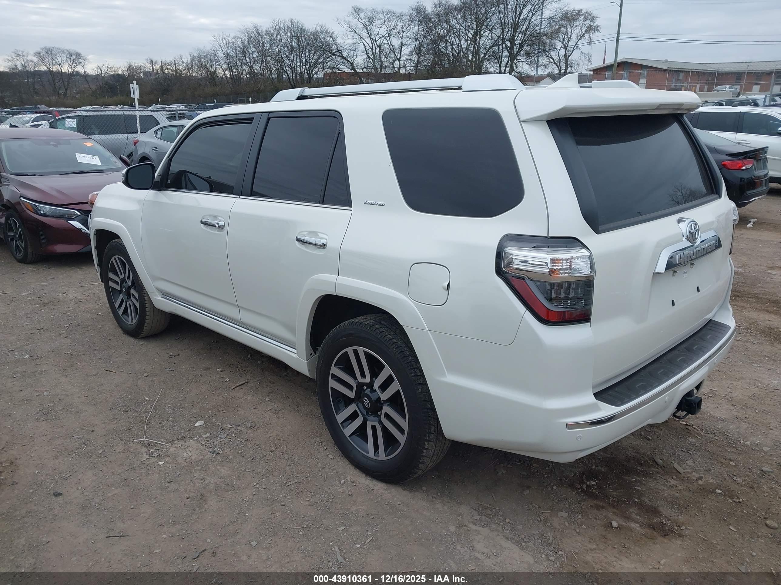 TOYOTA 4RUNNER image 3