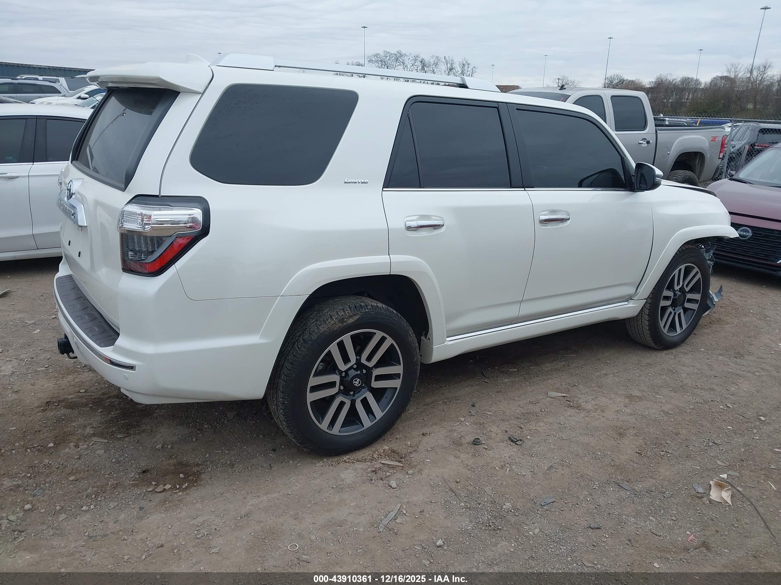 TOYOTA 4RUNNER image 4