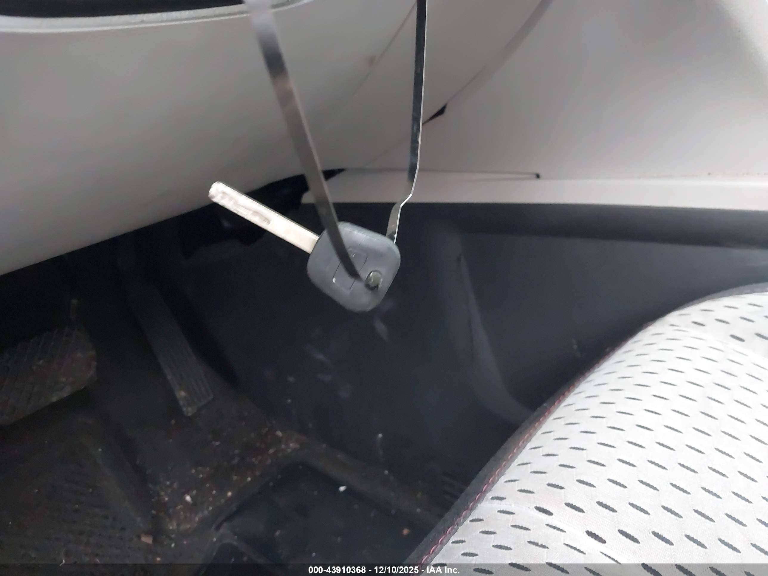 CHEVROLET EQUINOX image 11