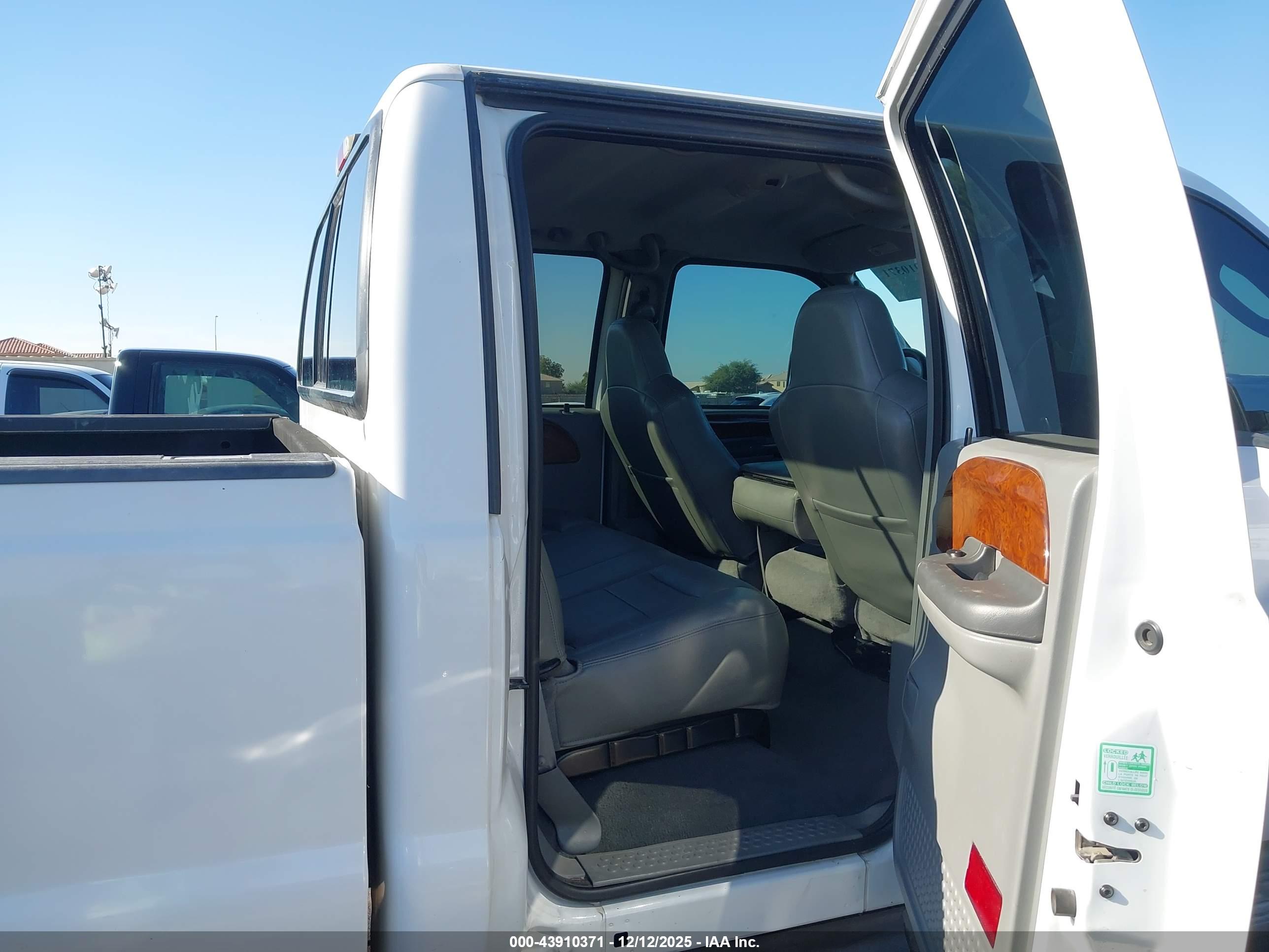 FORD F-250 image 8