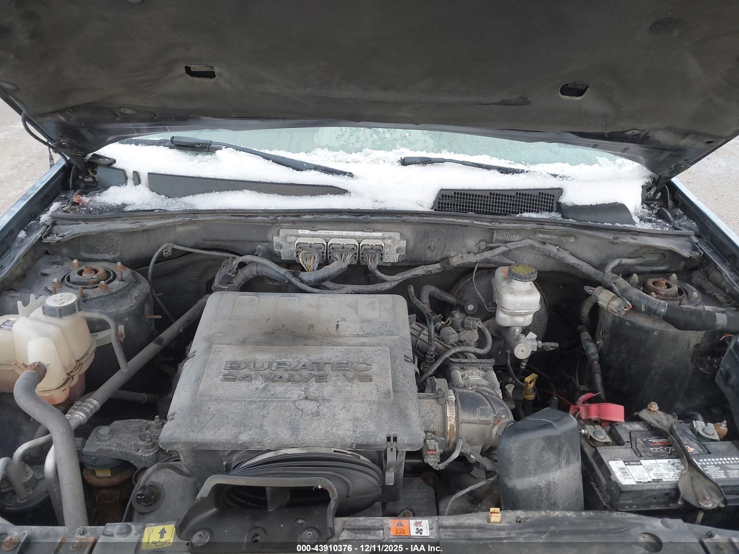 FORD ESCAPE image 10