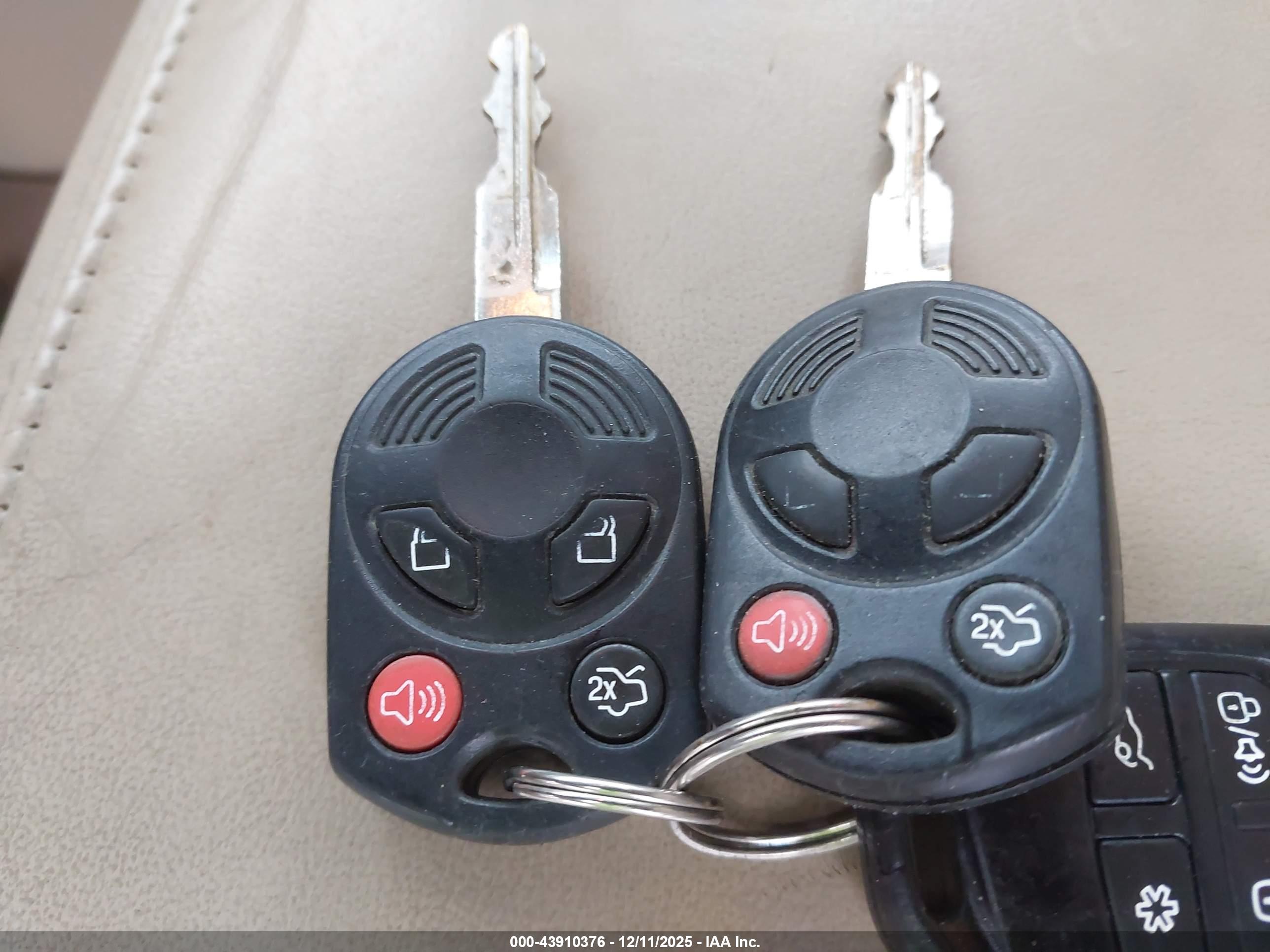 FORD ESCAPE image 11
