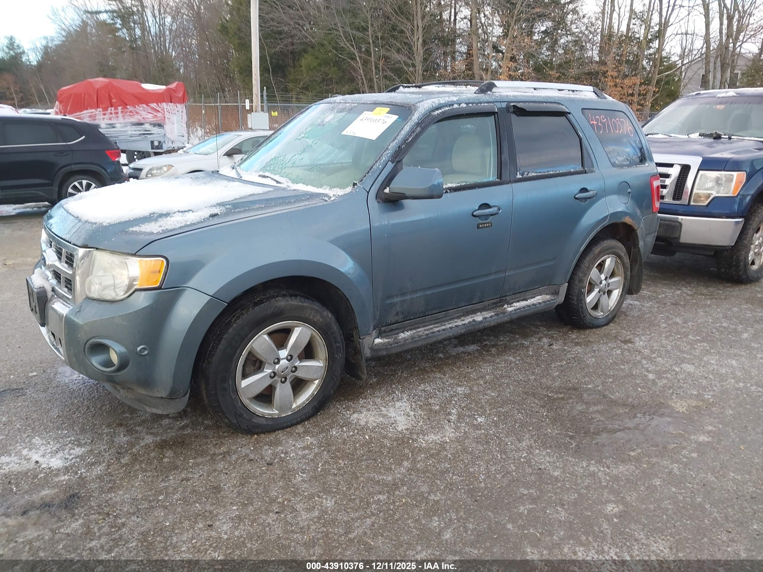 FORD ESCAPE image 2