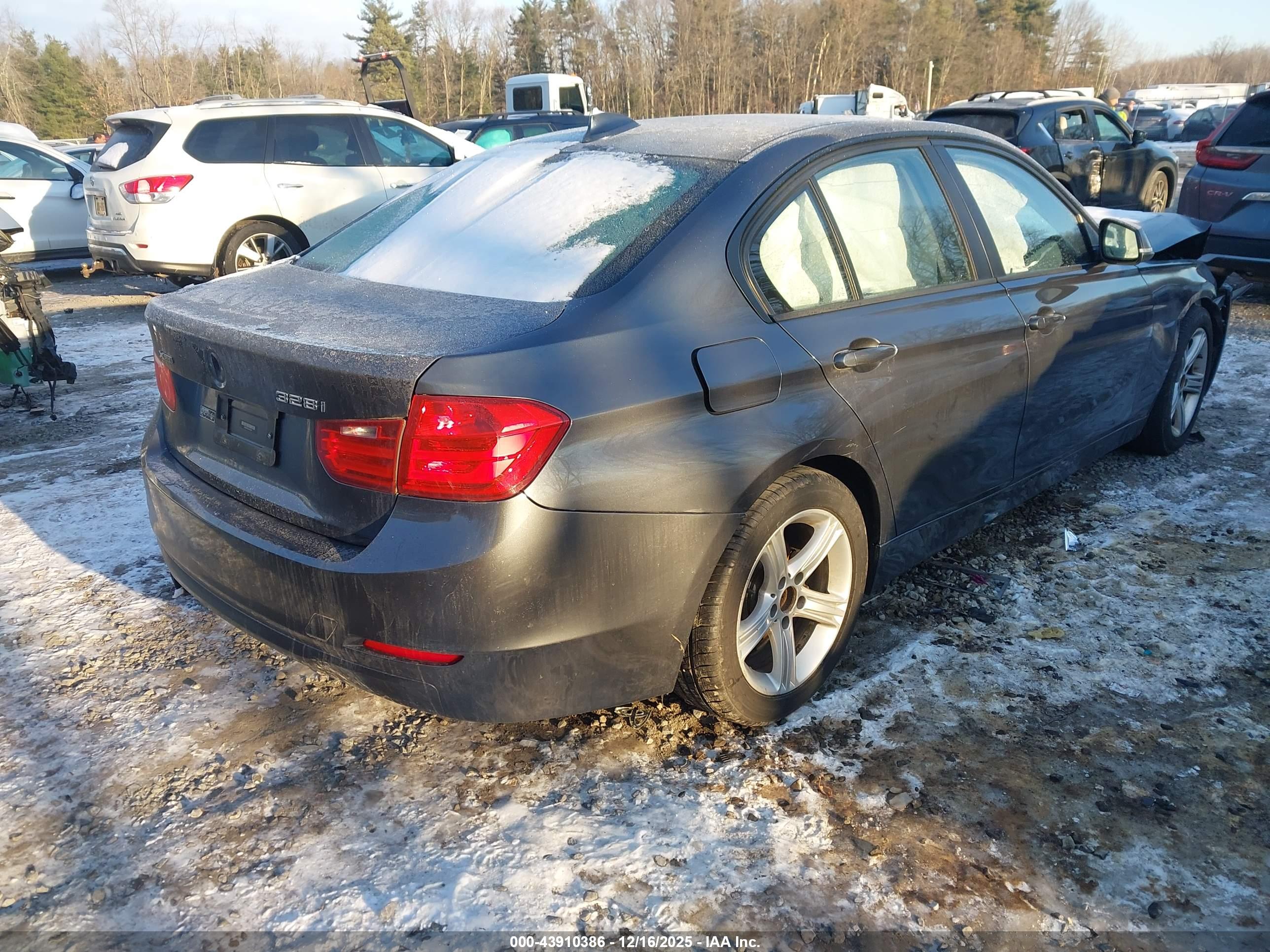 BMW 328I image 4