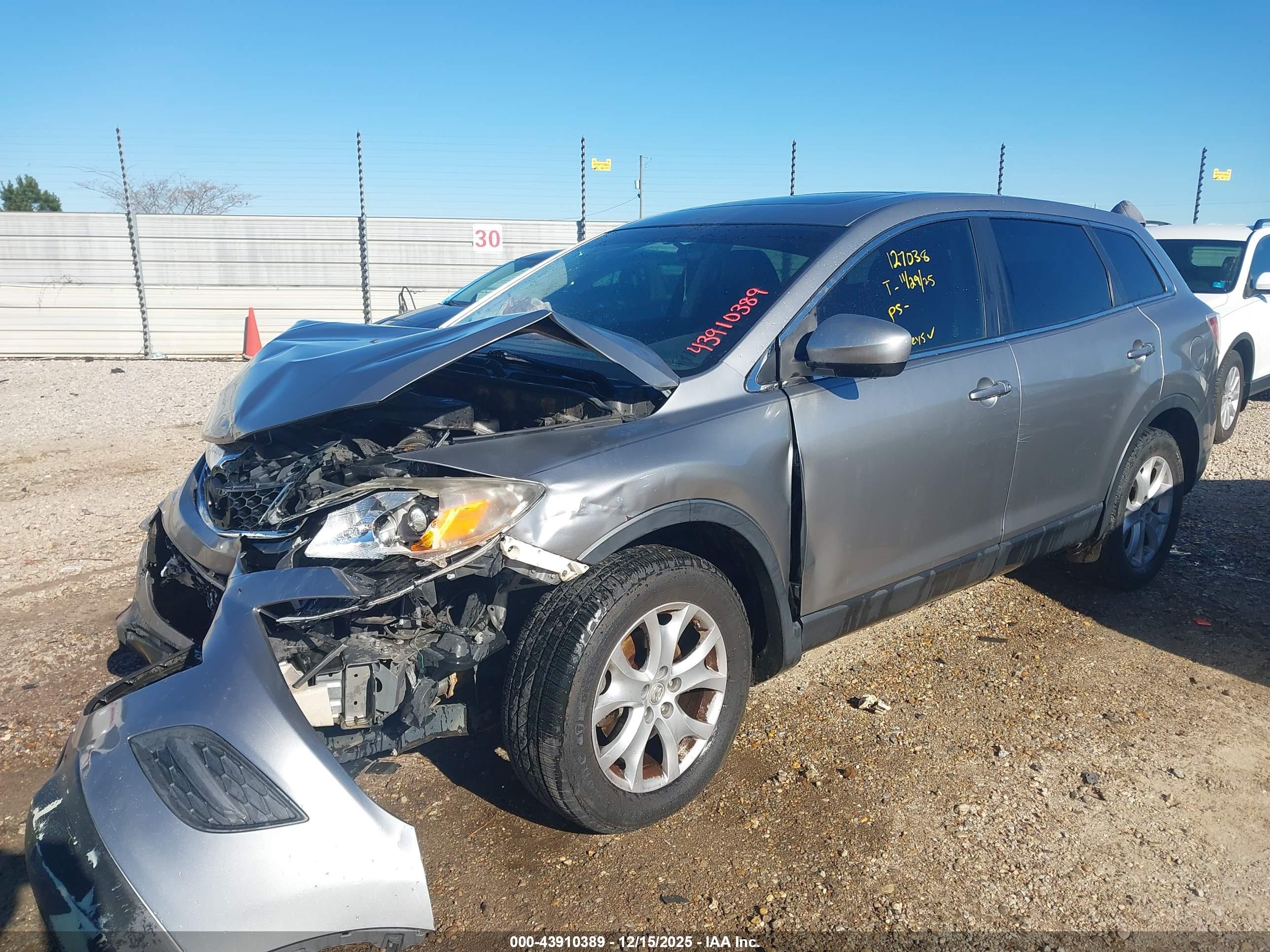 MAZDA CX-9 image 2