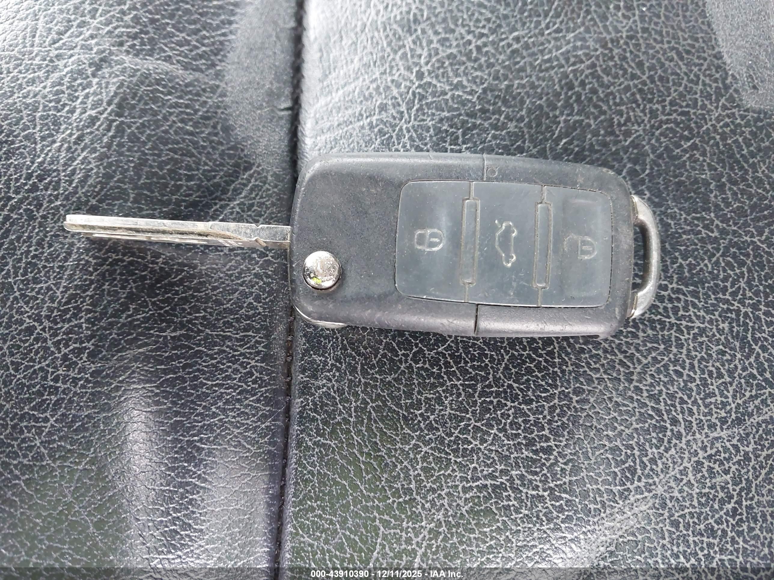 VOLKSWAGEN PASSAT image 11
