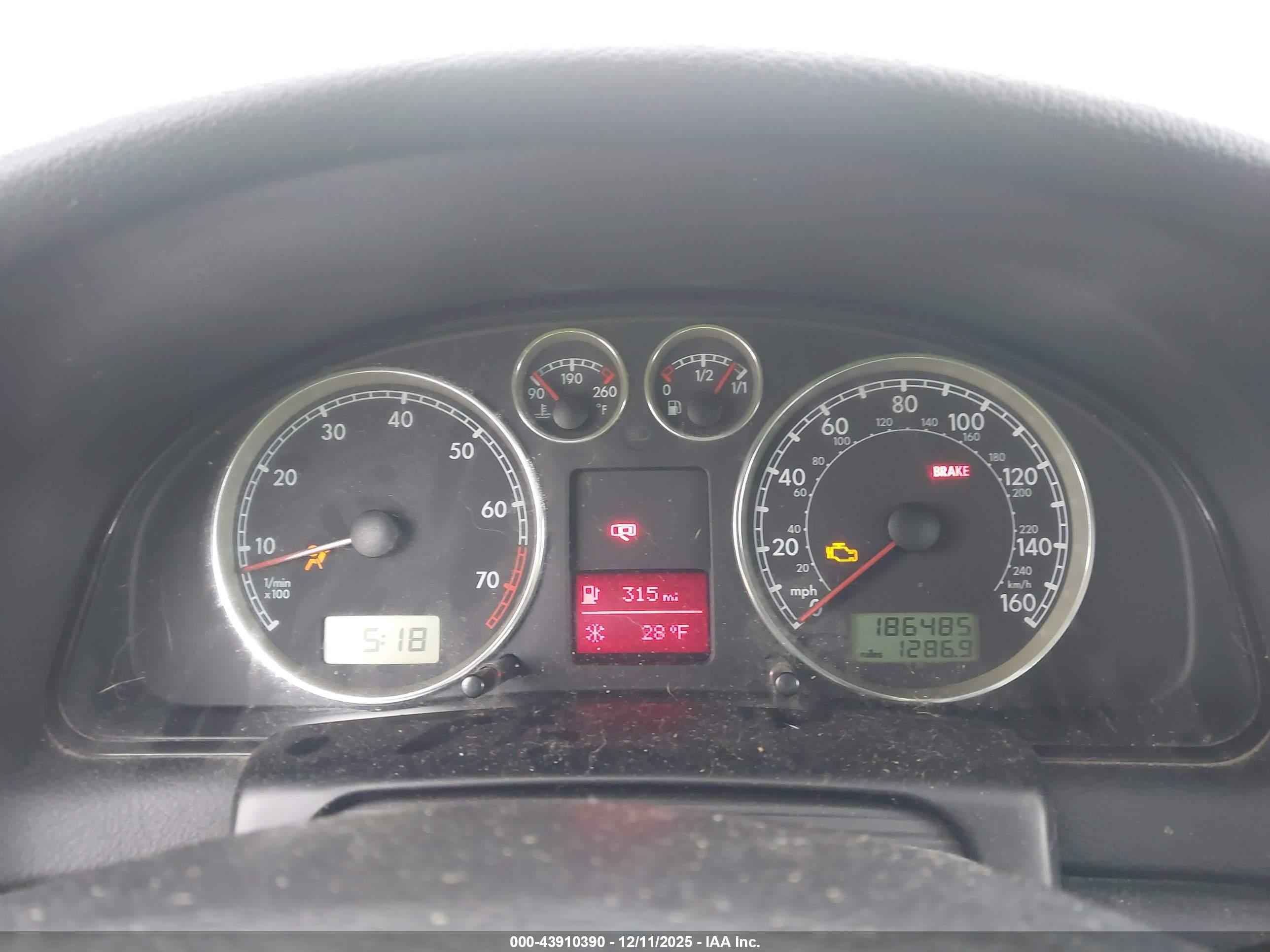 VOLKSWAGEN PASSAT image 7