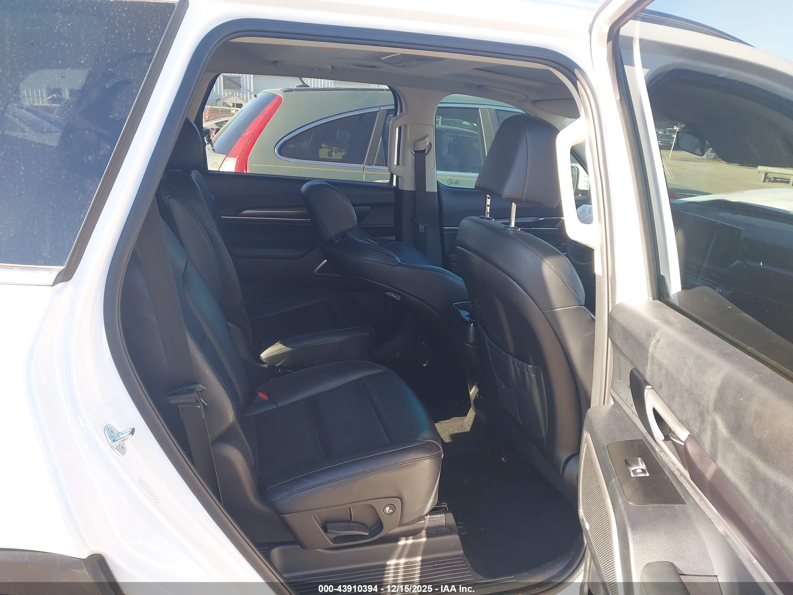 KIA TELLURIDE image 8