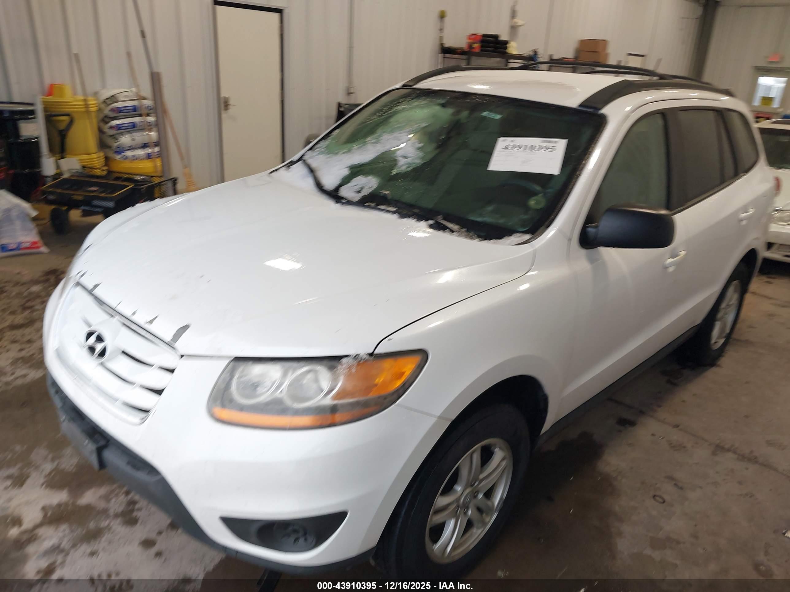 HYUNDAI SANTA image 2