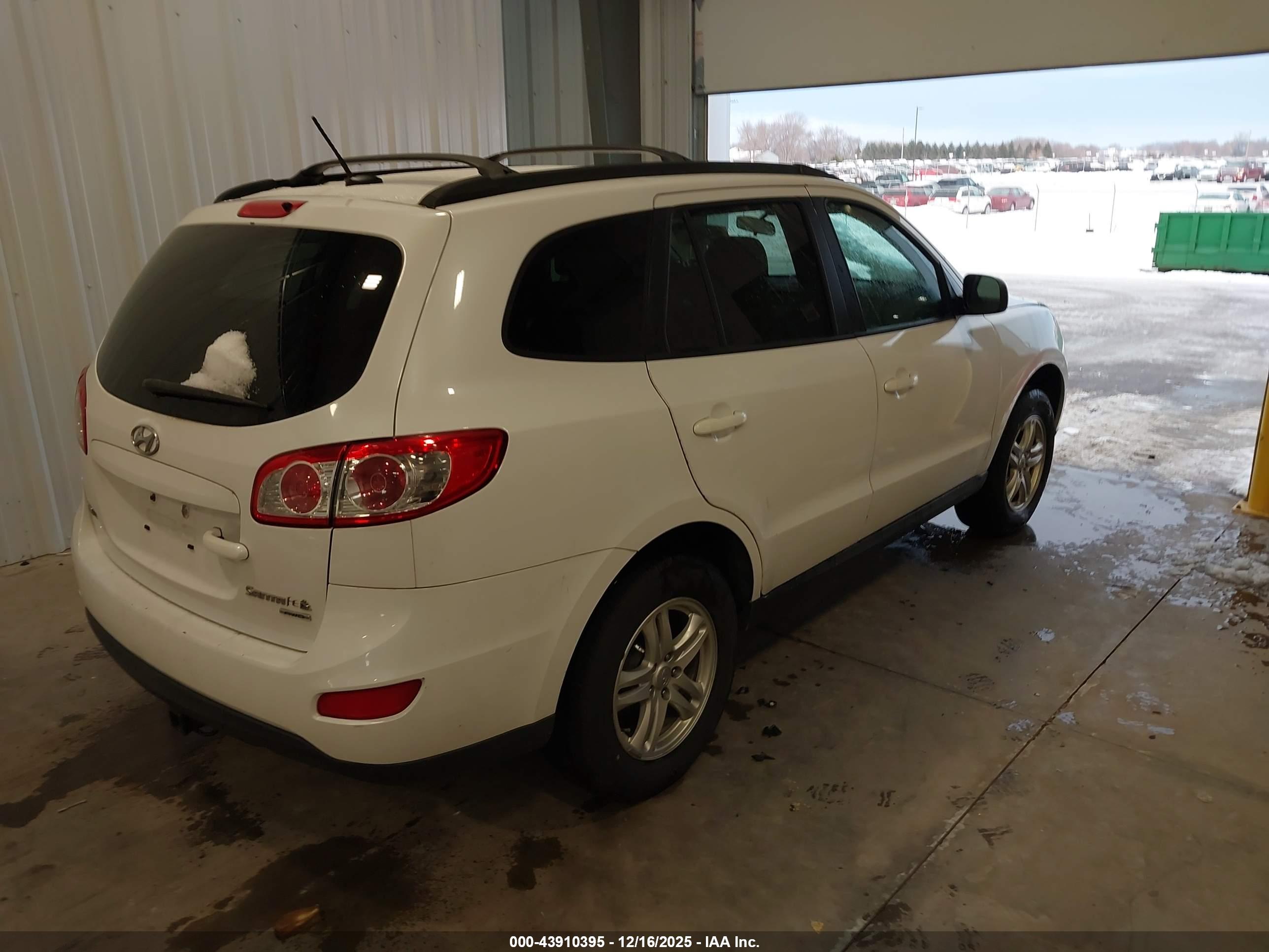 HYUNDAI SANTA image 4