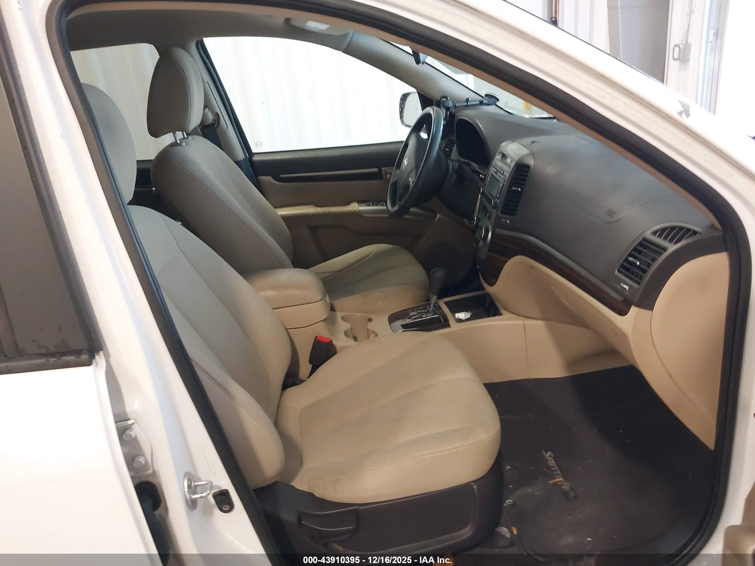 HYUNDAI SANTA image 5