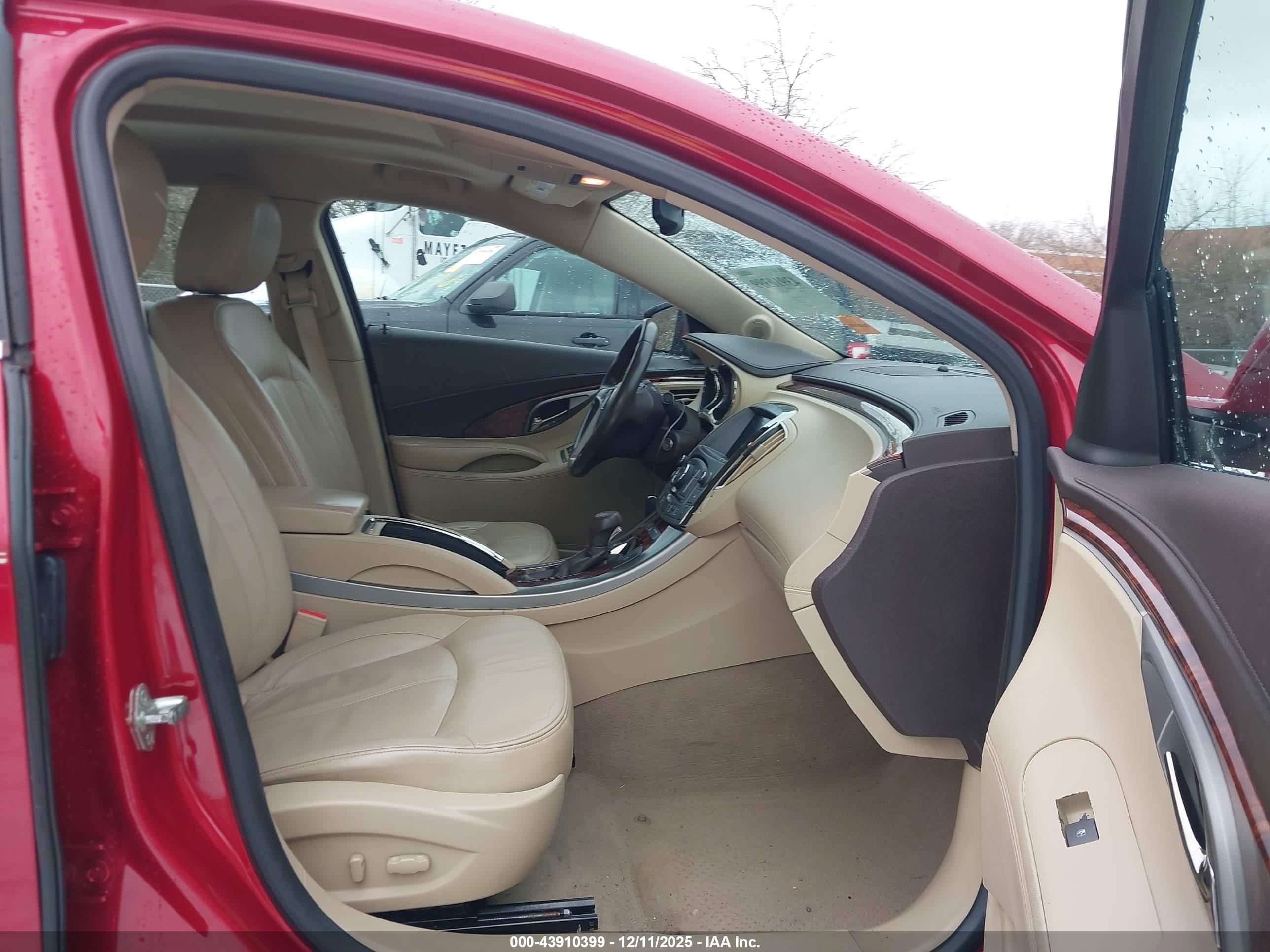 BUICK LACROSSE image 5
