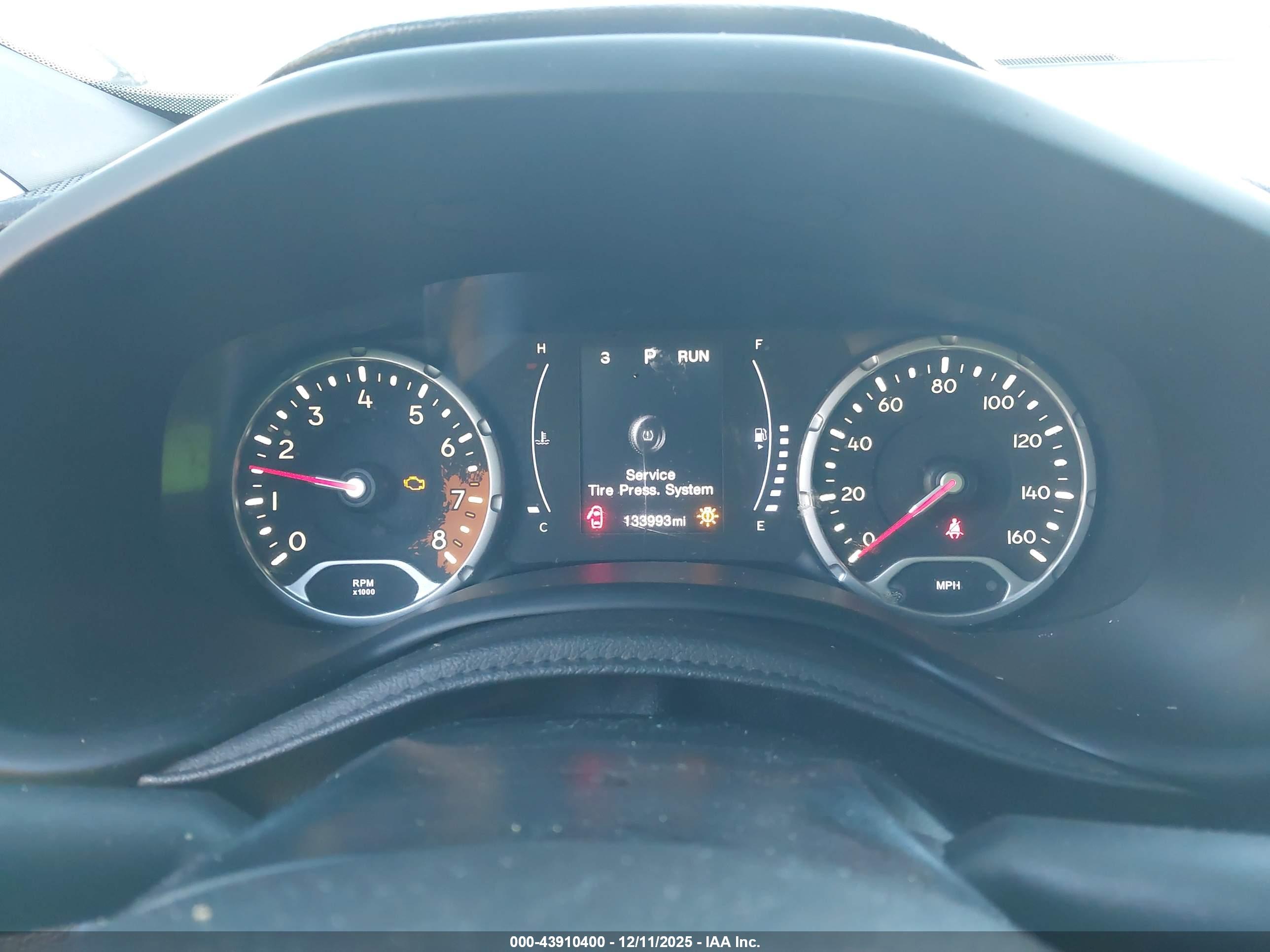 JEEP RENEGADE image 7