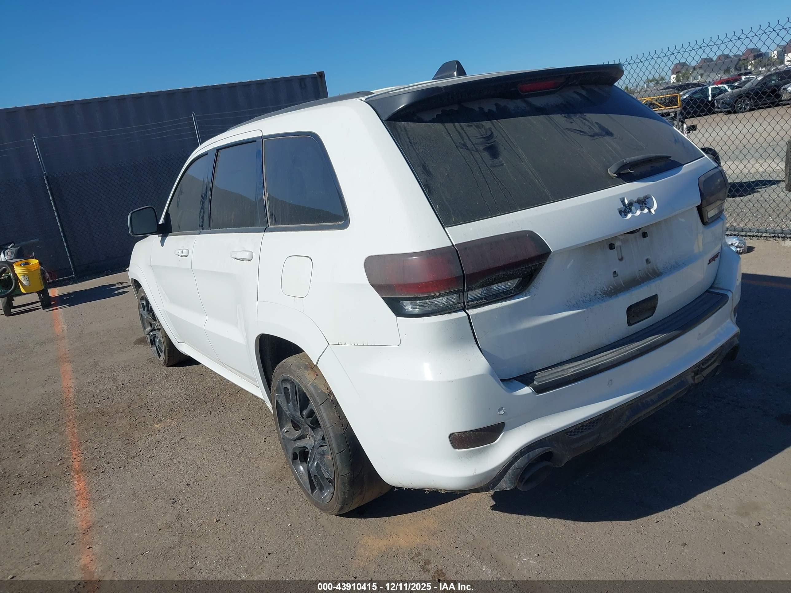 JEEP GRAND image 3