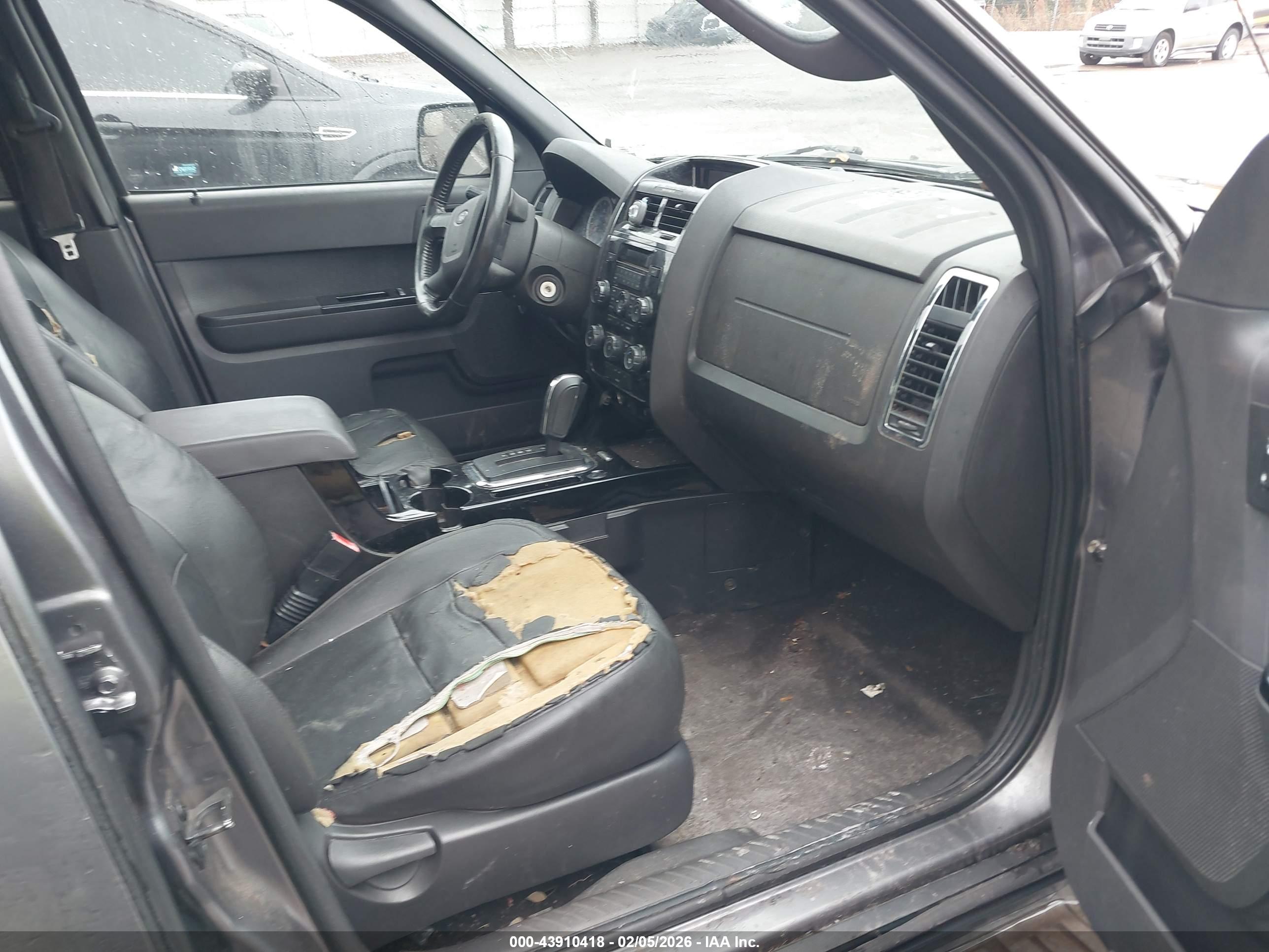 FORD ESCAPE image 5