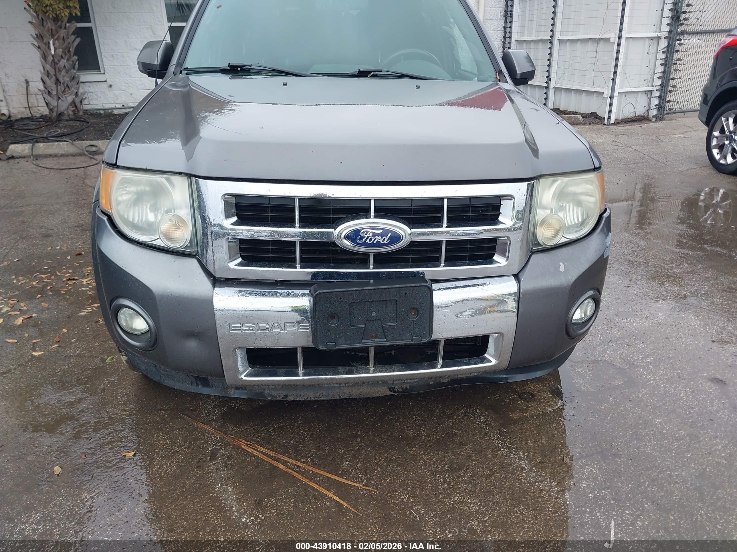 FORD ESCAPE image 6