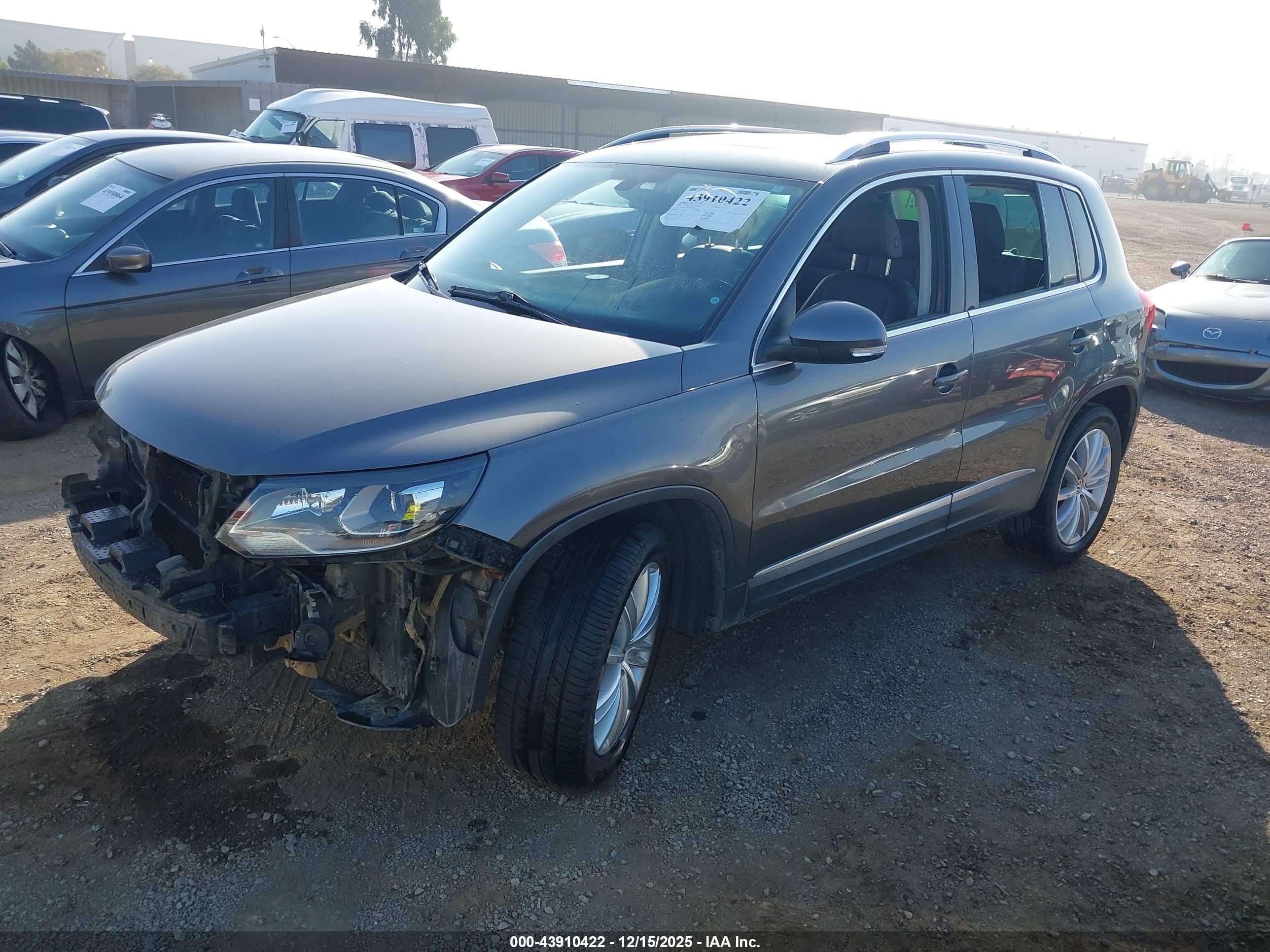 VOLKSWAGEN TIGUAN image 2