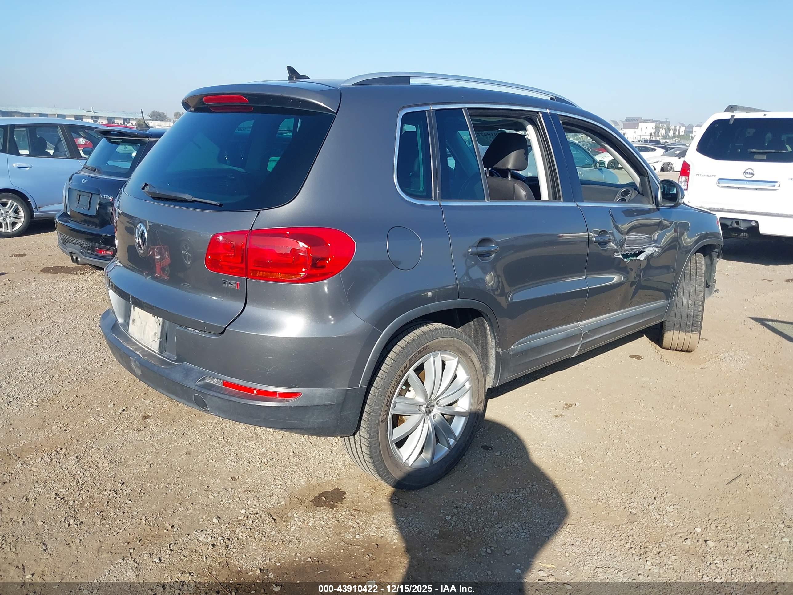 VOLKSWAGEN TIGUAN image 4