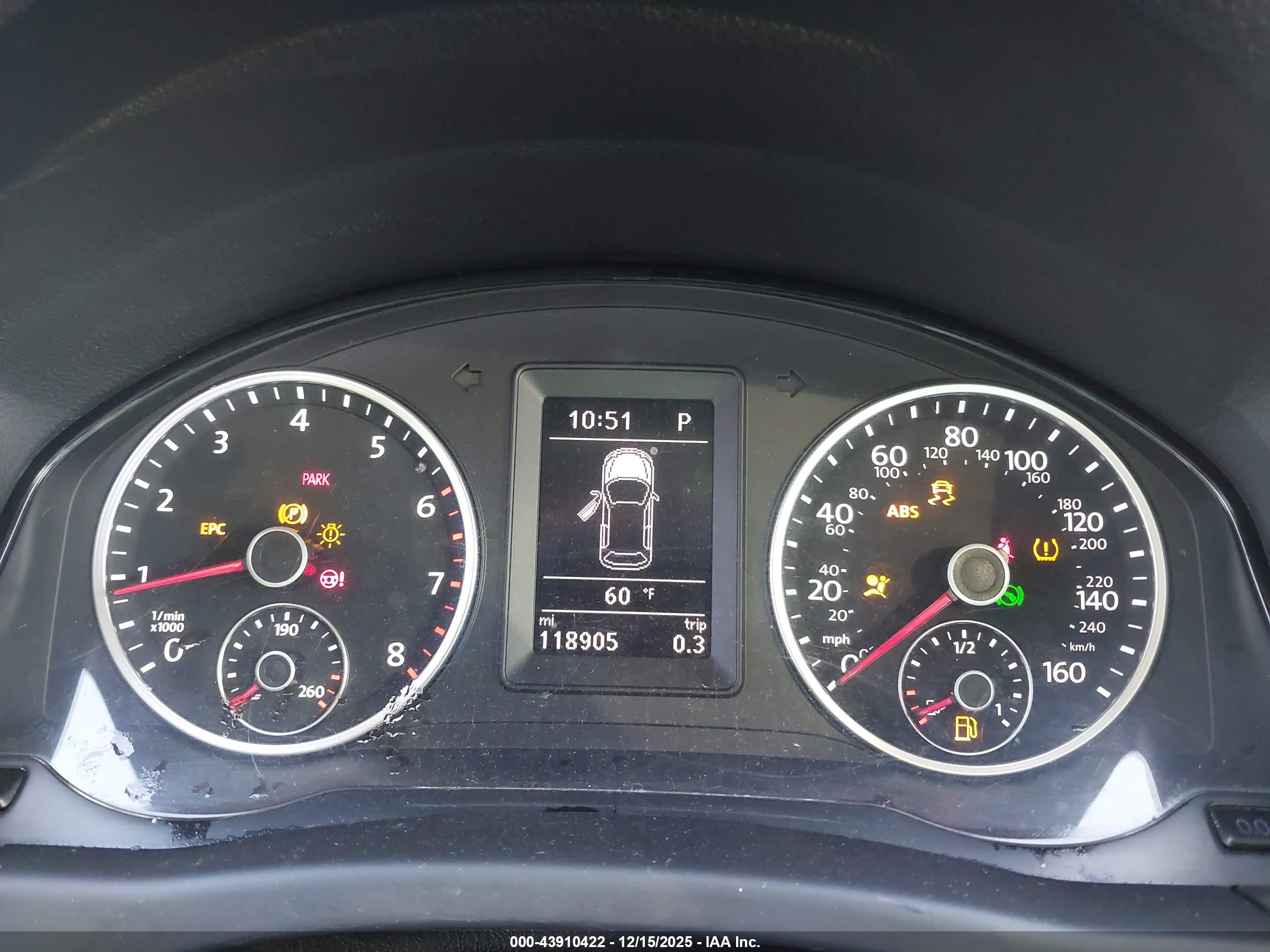 VOLKSWAGEN TIGUAN image 7