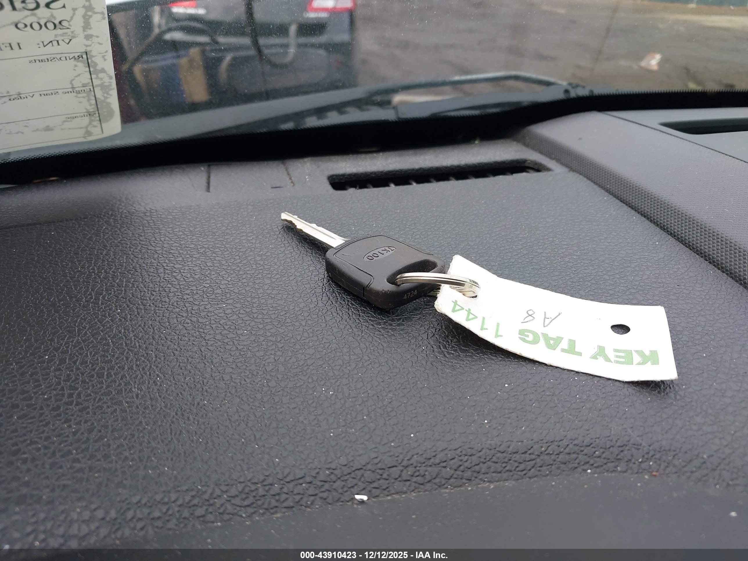 FORD EXPLORER image 11