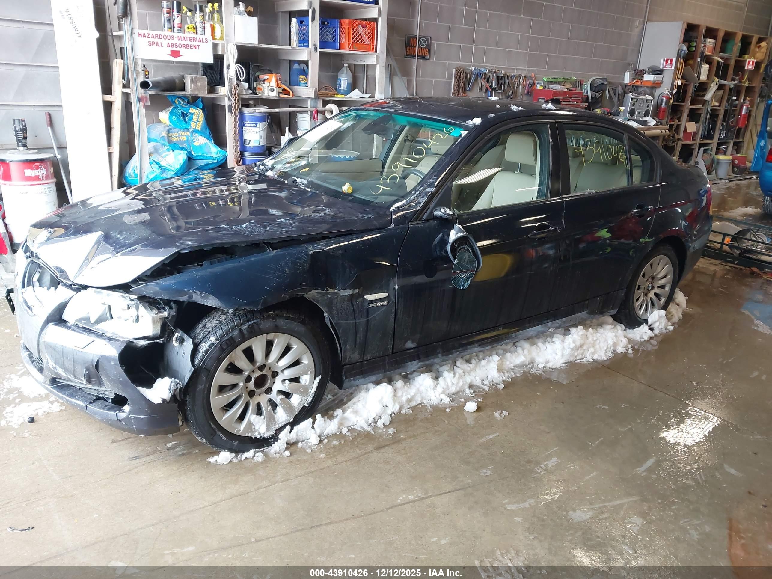 BMW 328I image 2
