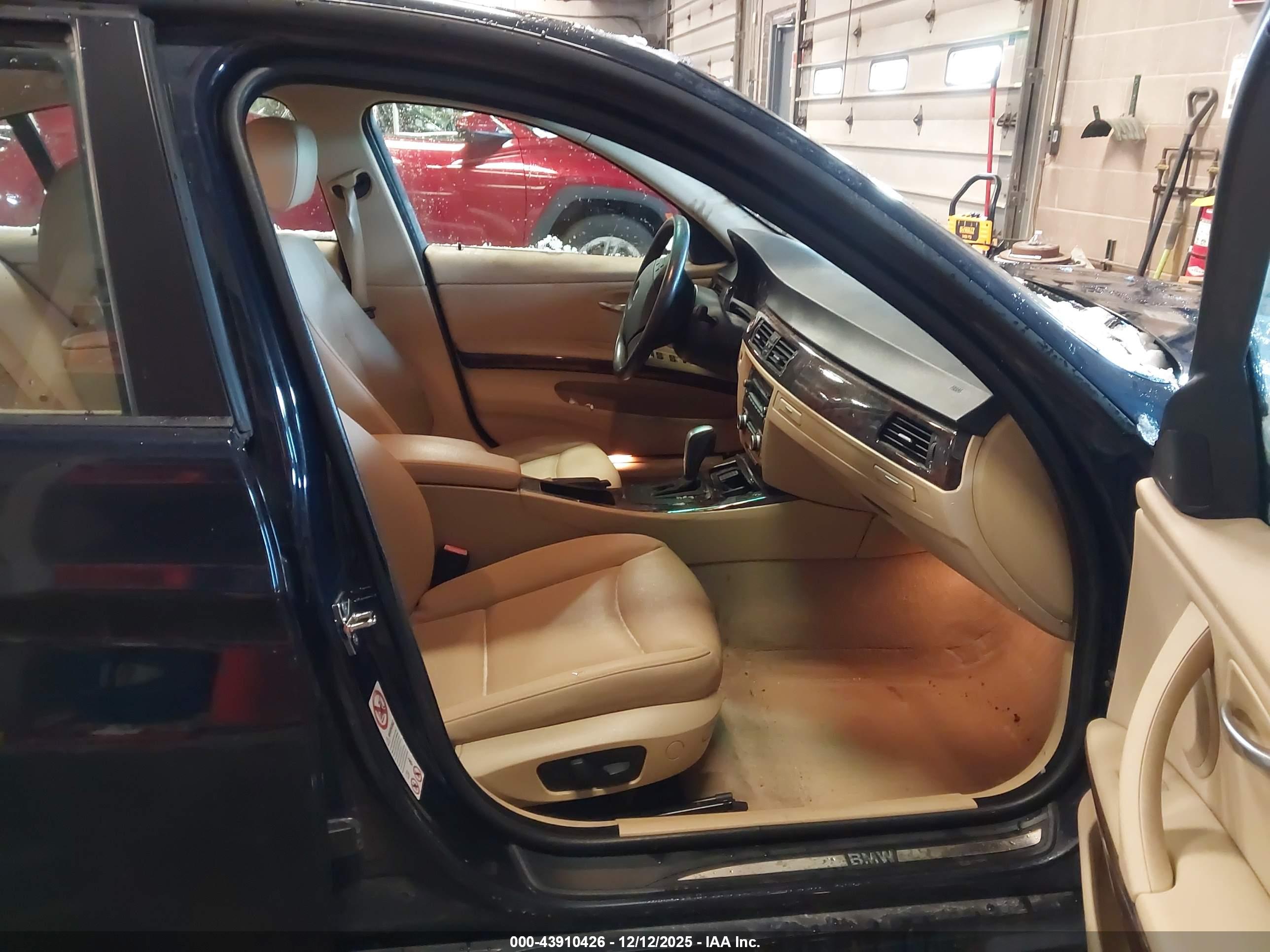 BMW 328I image 5