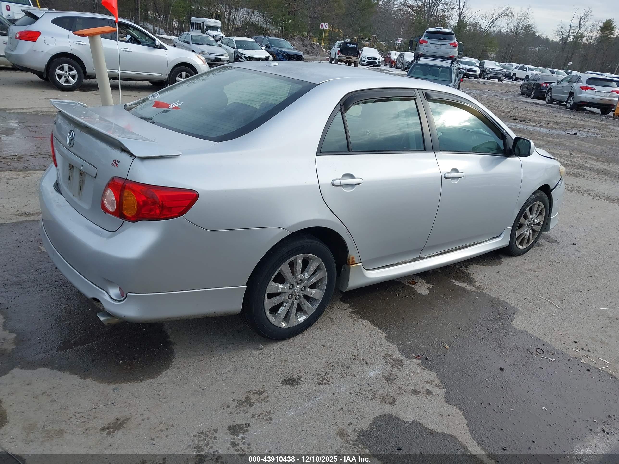 TOYOTA COROLLA image 4