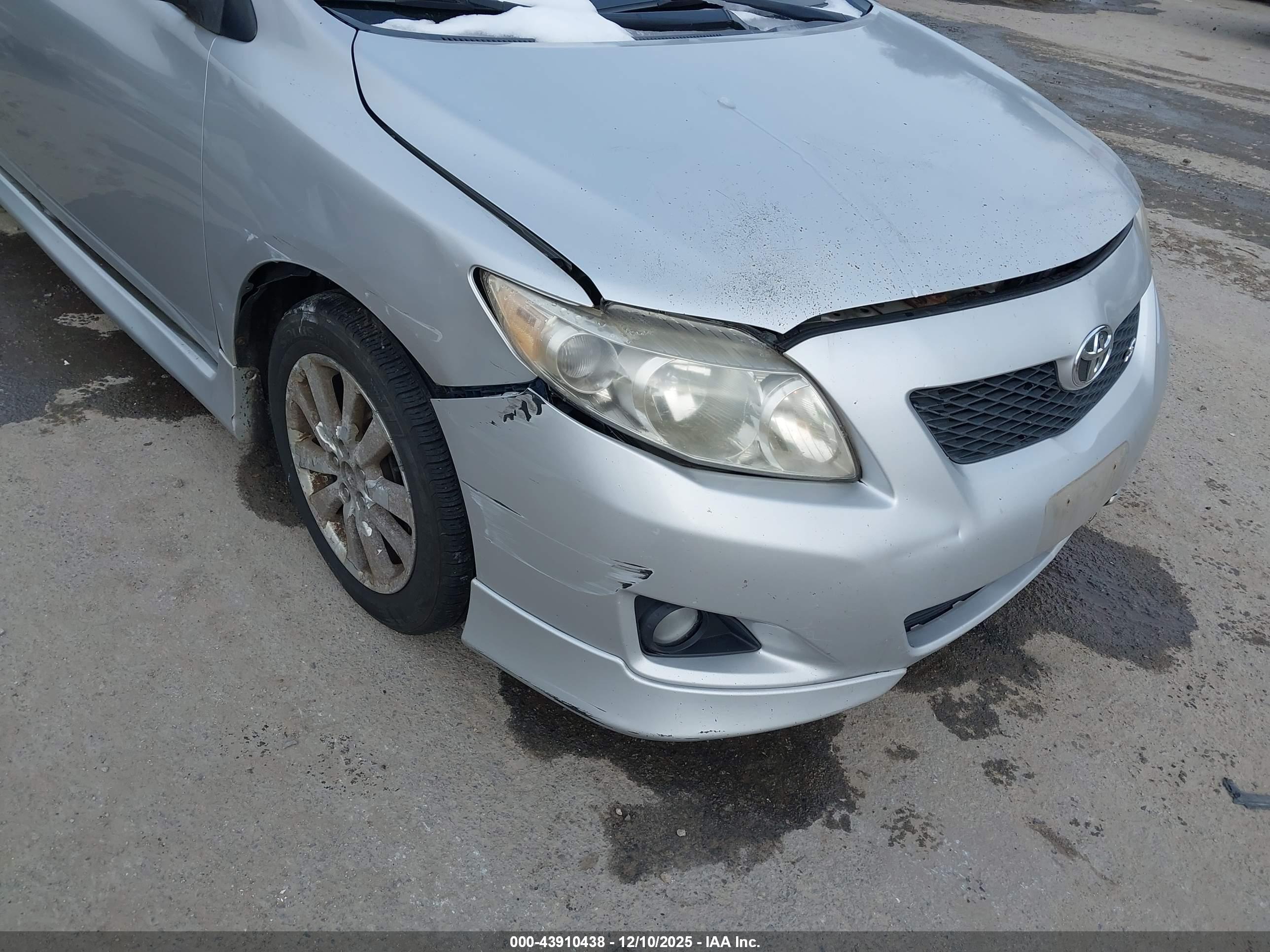 TOYOTA COROLLA image 6