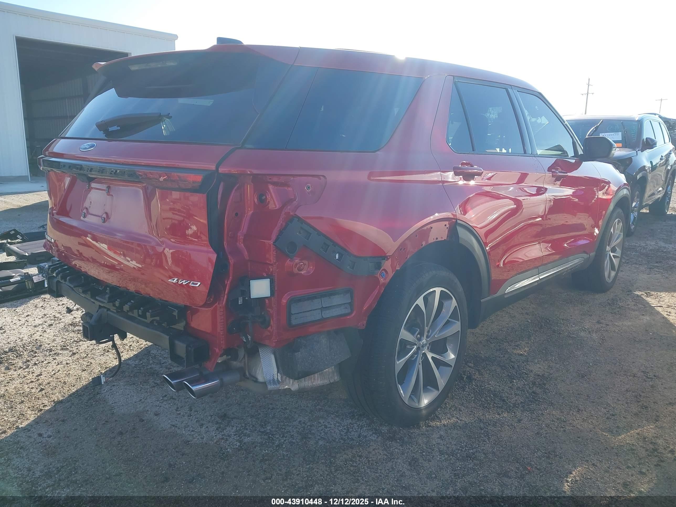 FORD EXPLORER image 4
