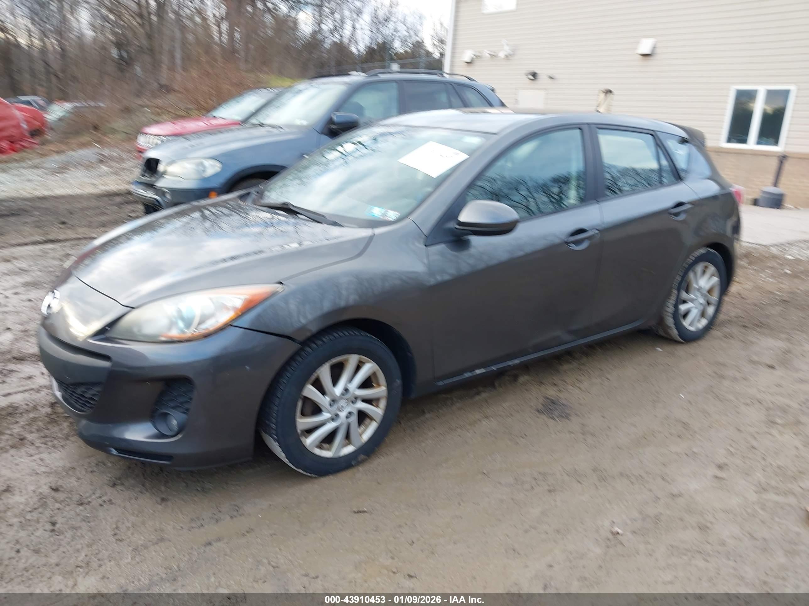 MAZDA MAZDA3 image 2