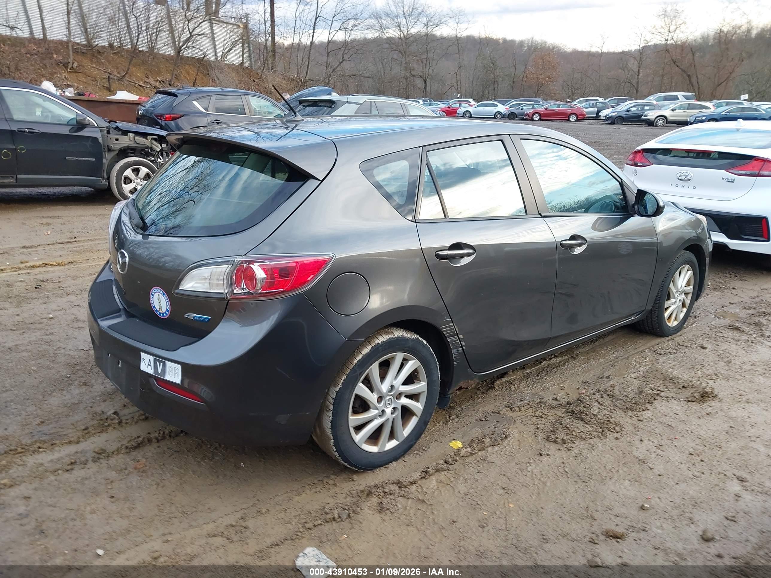 MAZDA MAZDA3 image 4