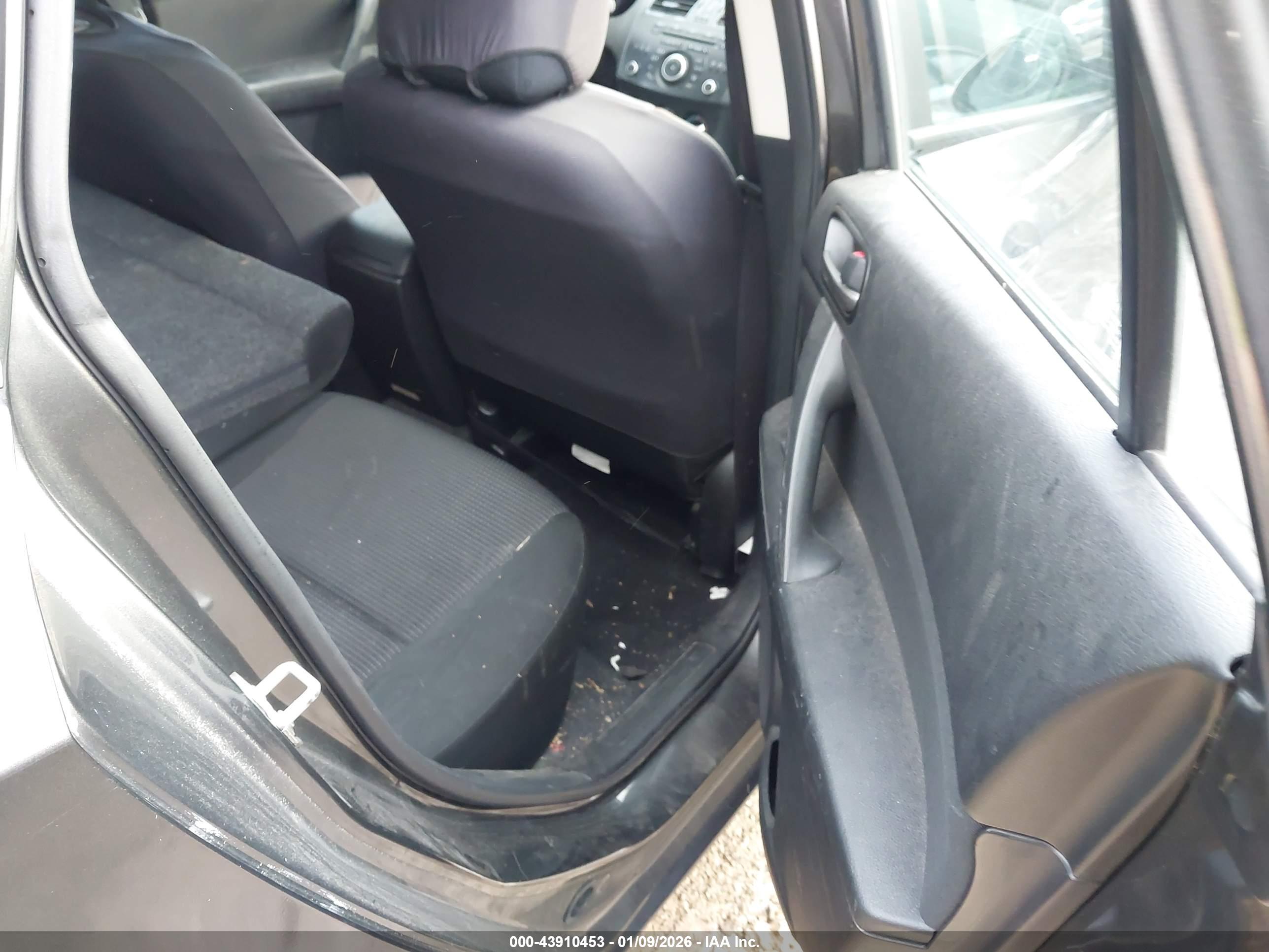 MAZDA MAZDA3 image 8